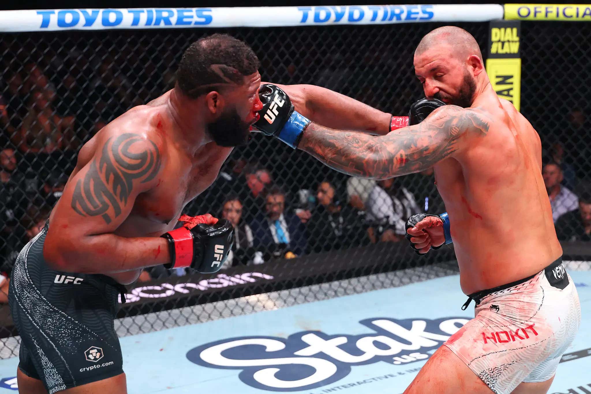 Josh Hokit And Curtis Blaydes Just Put On A Heavyweight Slobberknocker For The Ages