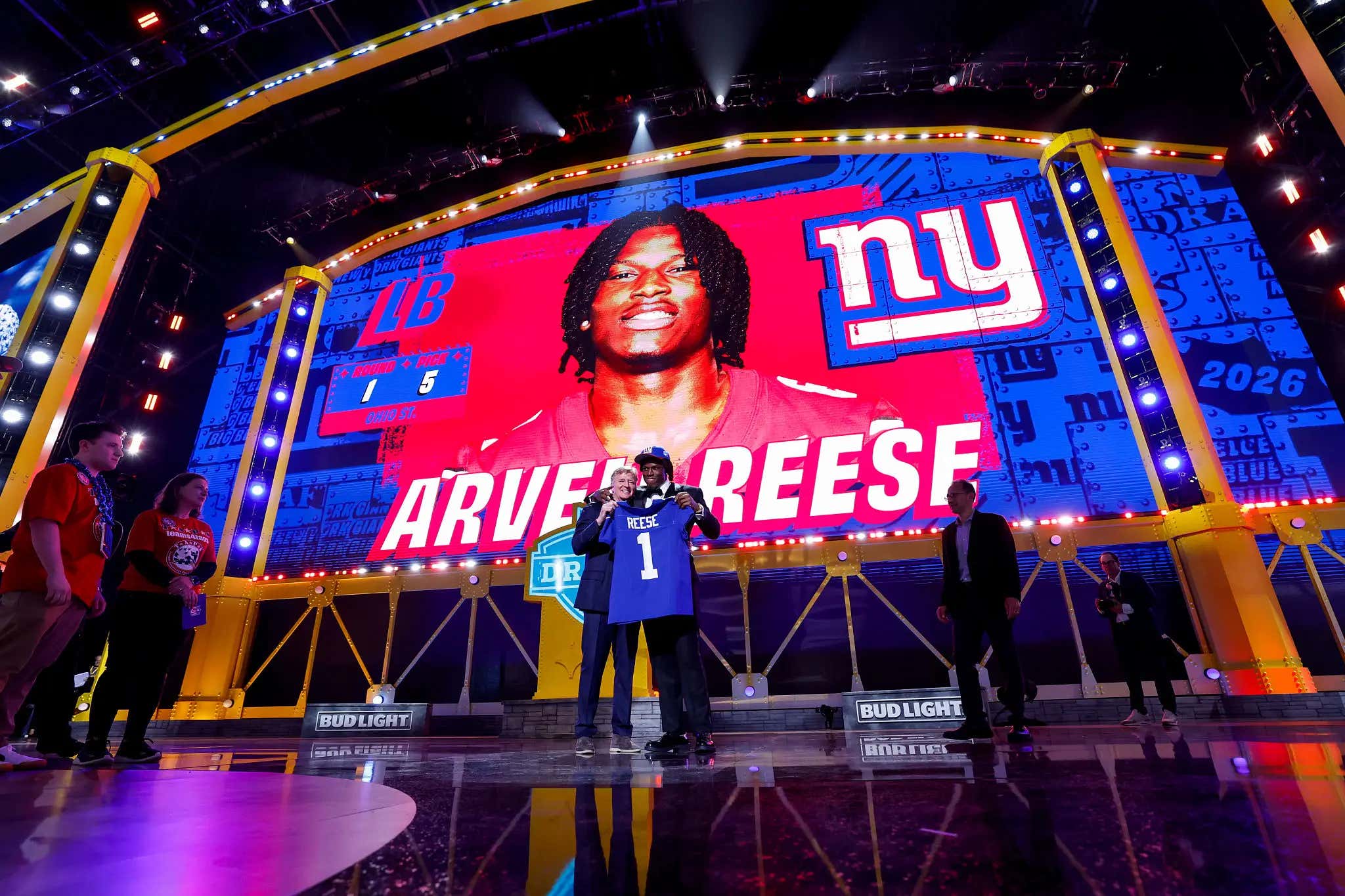 'Ain't Ever Seen A Linebacker Do It Like That' - Brian Burns Is Stunned By Arvell Reese, Pretty Clear The Giants Have A Future Star On The Roster