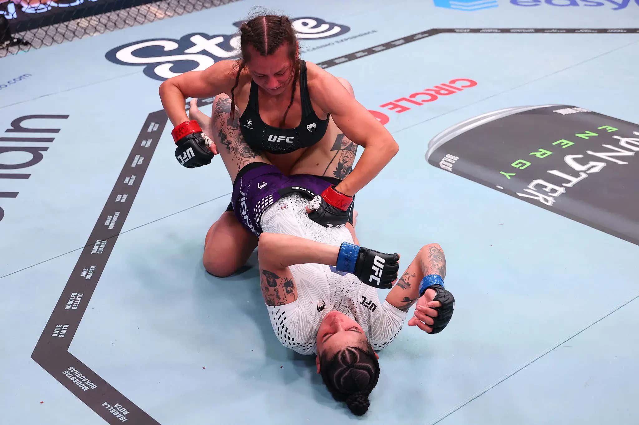 This May Be The Most Bizarre First-Time Submission In The History Of The UFC