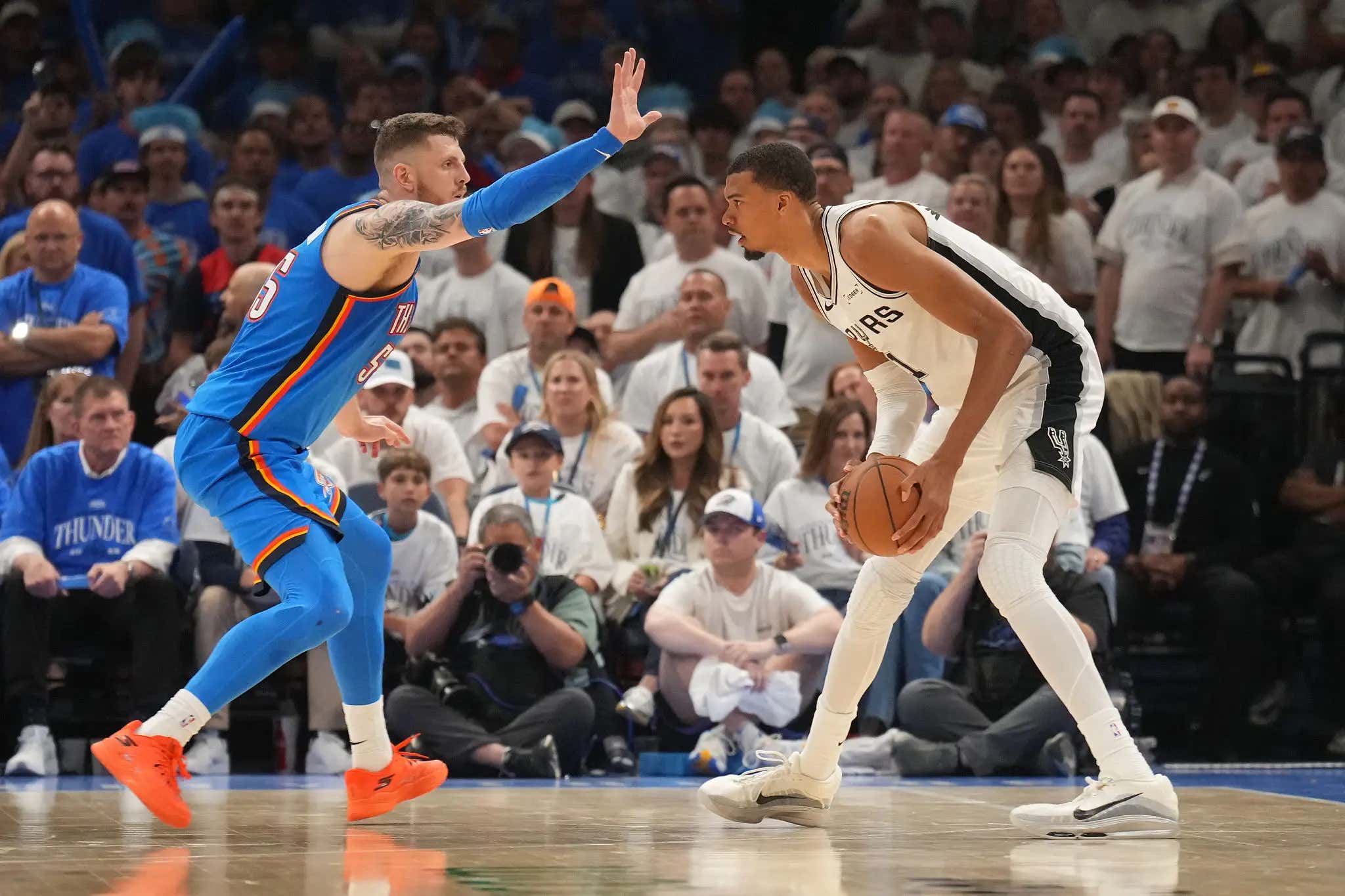 Leadership: SGA Had To Clarify He Wasn't Talking Shit About His Teammate On TV And Does Not Think Isaiah Hartenstein Stunk Last Night
