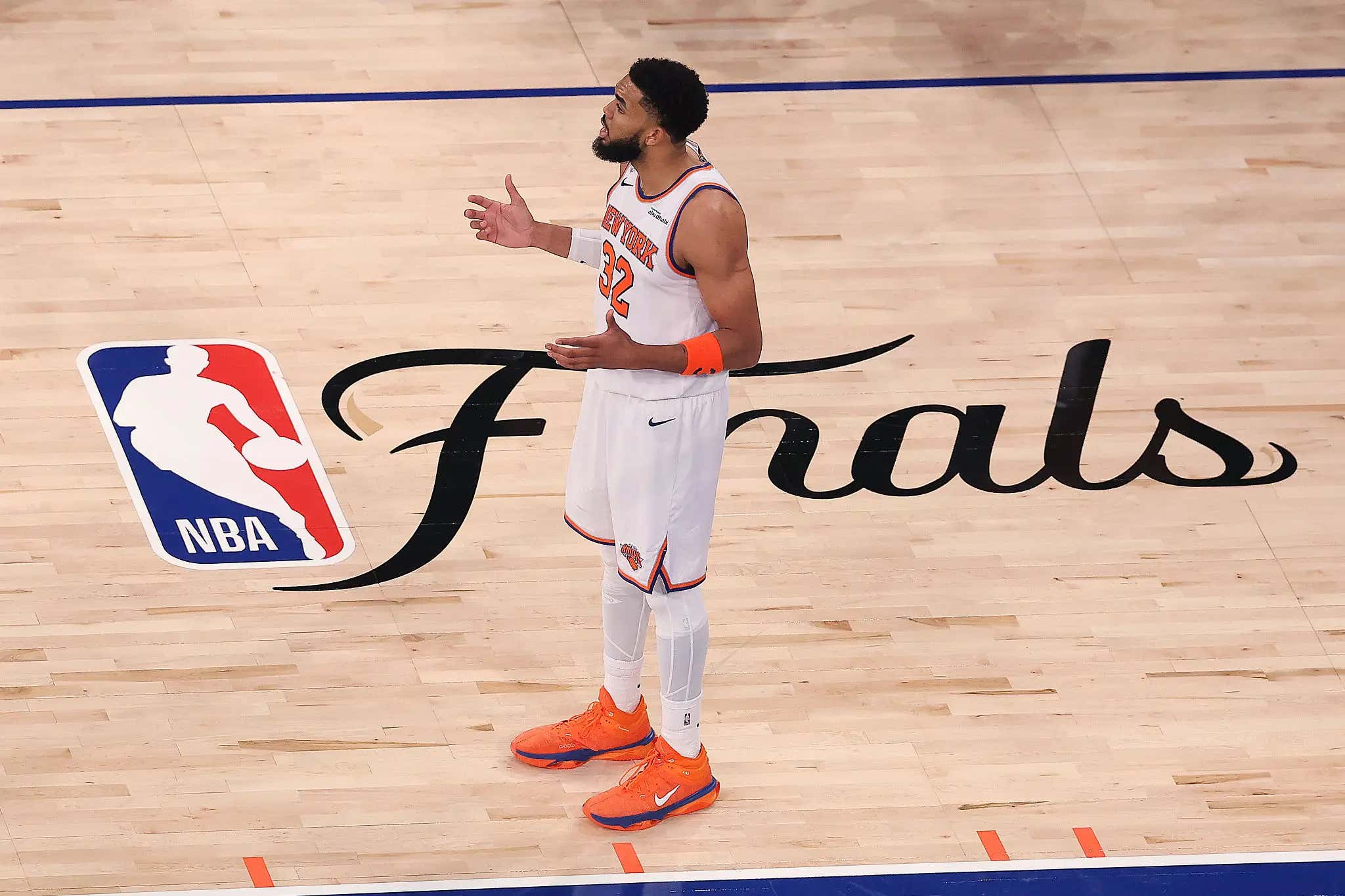 The Knicks Finally Lose A Game For The First Time Since April Thanks To An Insane Ref Show And A Bunch Of Dumb Turnovers
