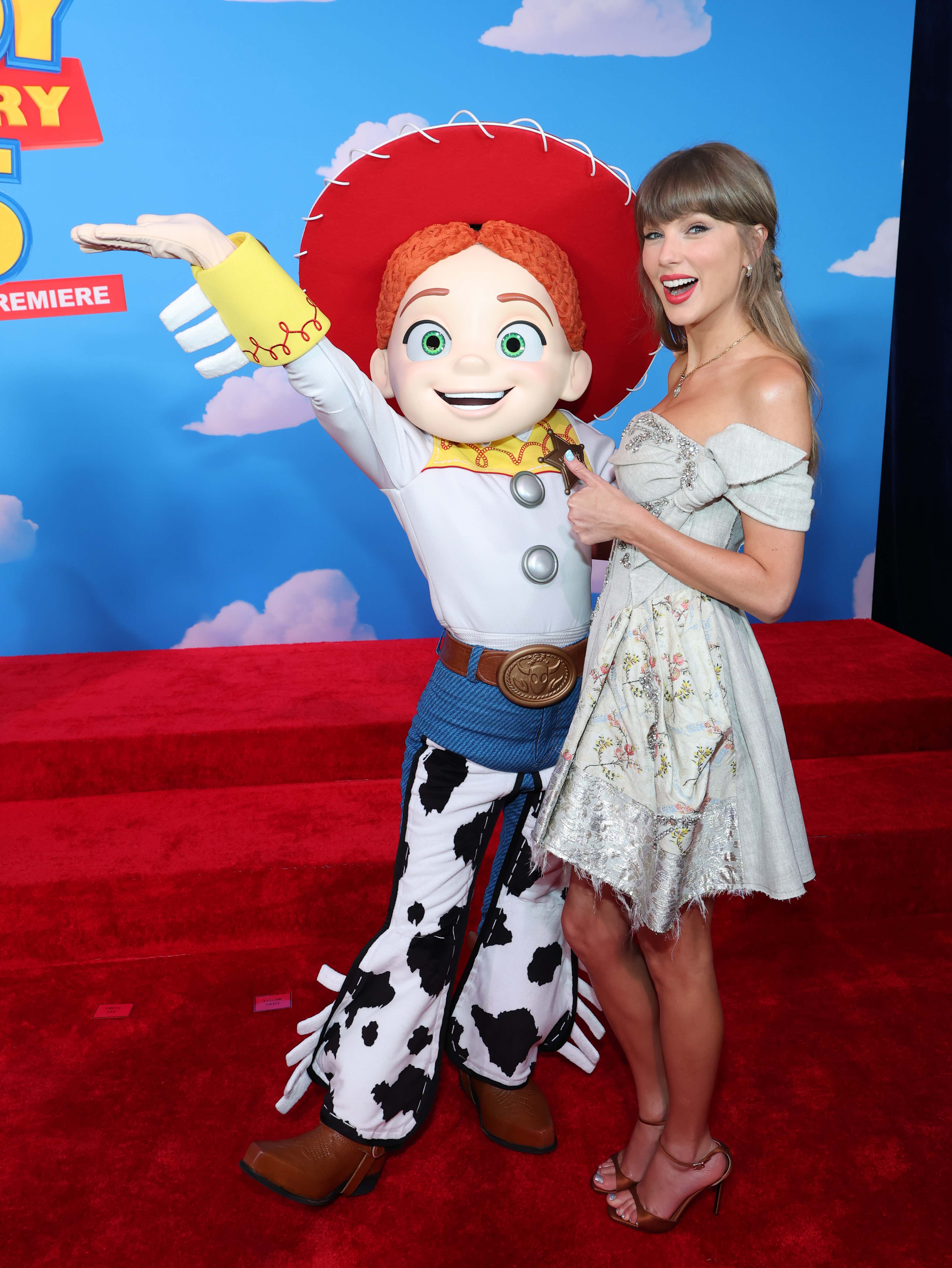 The Oscar Train Is Officially Rolling - Taylor Swift Surprised Audiences At The Toy Story 5 Premiere In LA With A Performance Of "I Knew It I Knew You" And "You Got A Friend In Me"