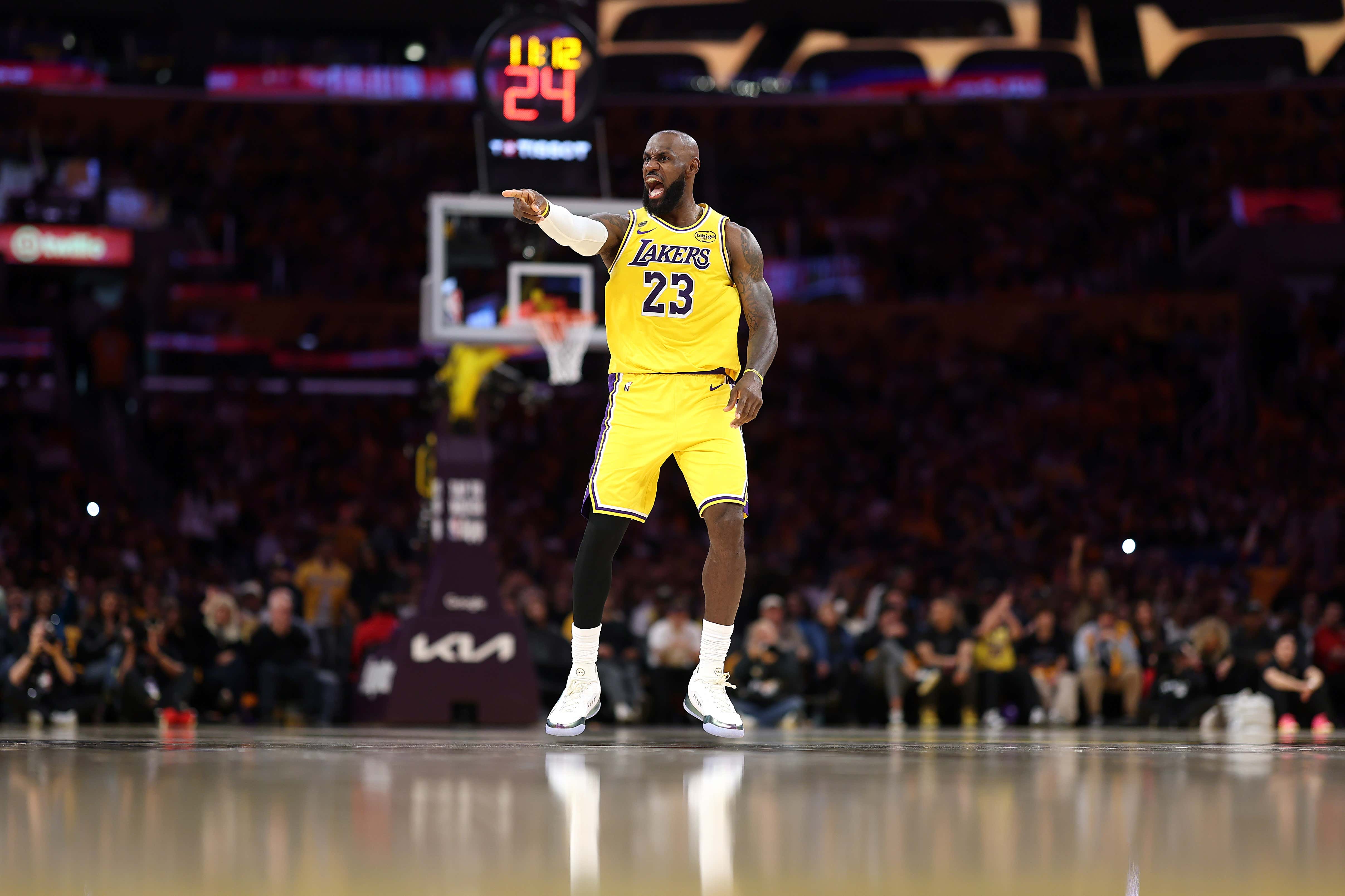 It's Over: LeBron's 8 Year Run As A Laker Is Officially Finished As He's Informed The Team To Move On Without Him Because He's Finishing His Career Elsewhere