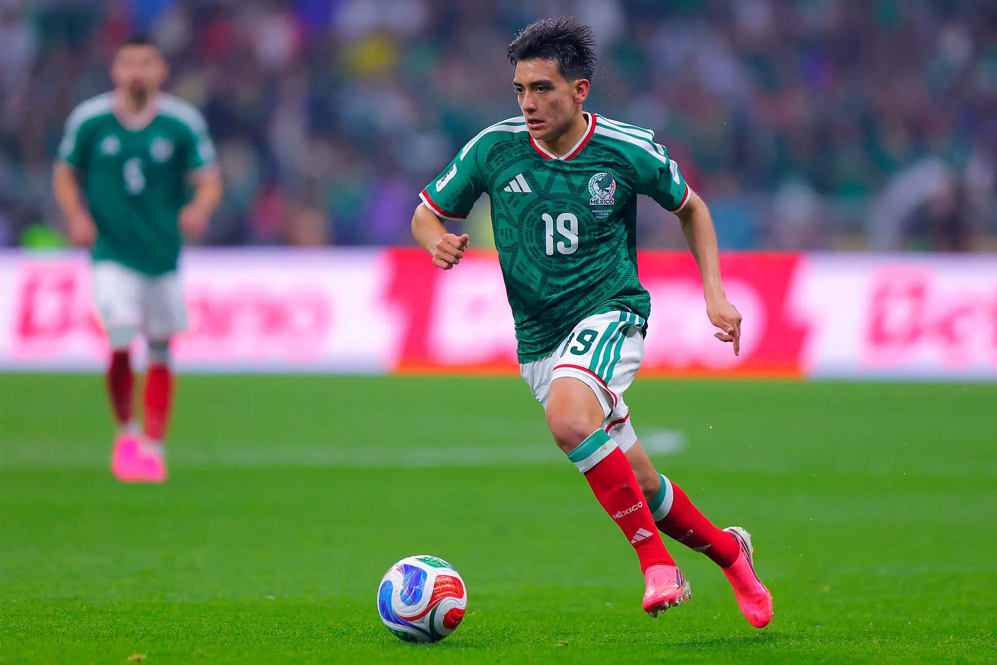 Decent Summer - People Went Nuts As Mexico's Gilberto Mora Walked At His High School Graduation After Starting In The World Cup As A 17-Year Old