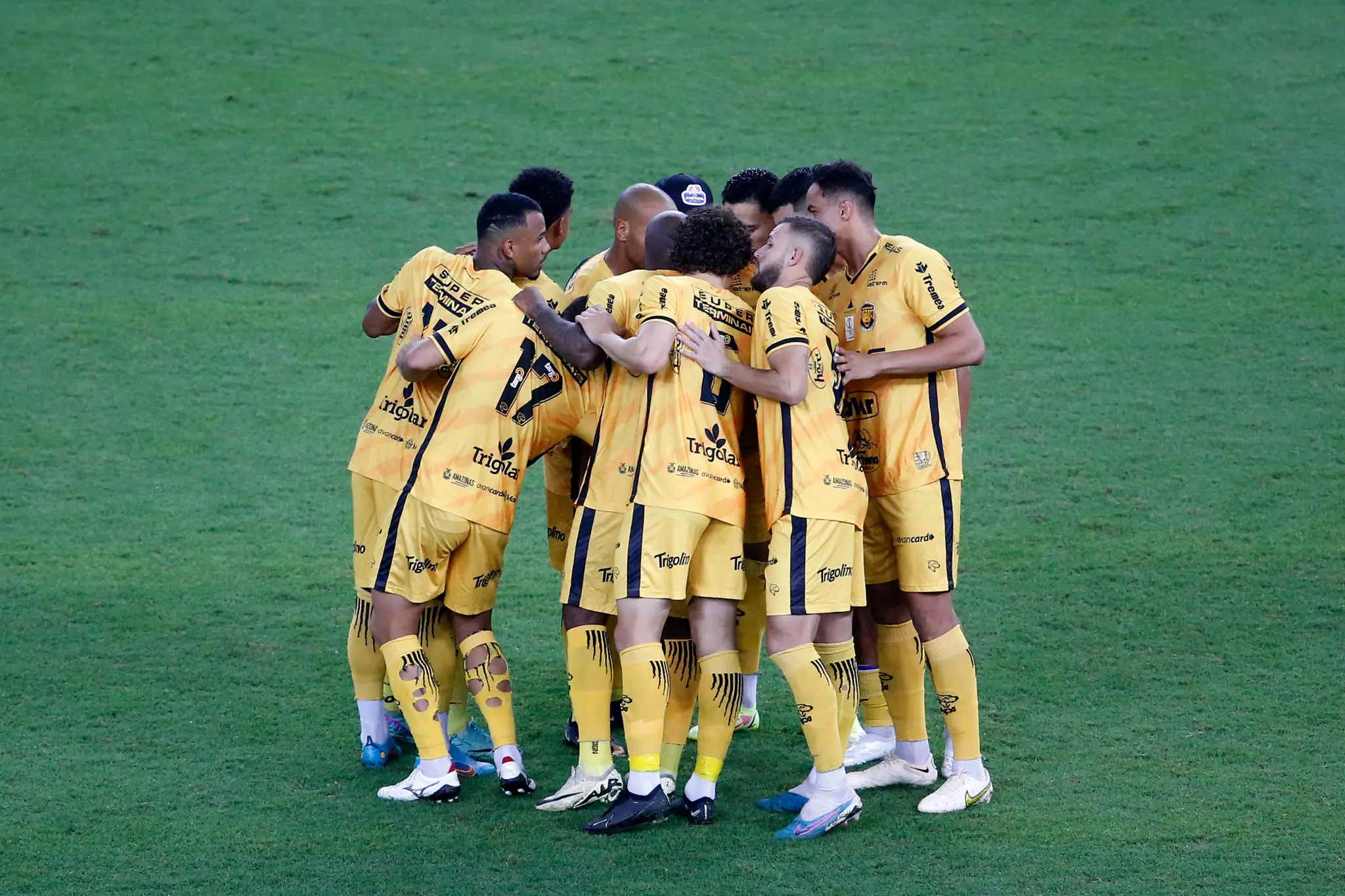 Takes Notes America – Brazilian Soccer Club Releases Player, Proceeds To Post Instagram Videos Of Him Stinking At Soccer