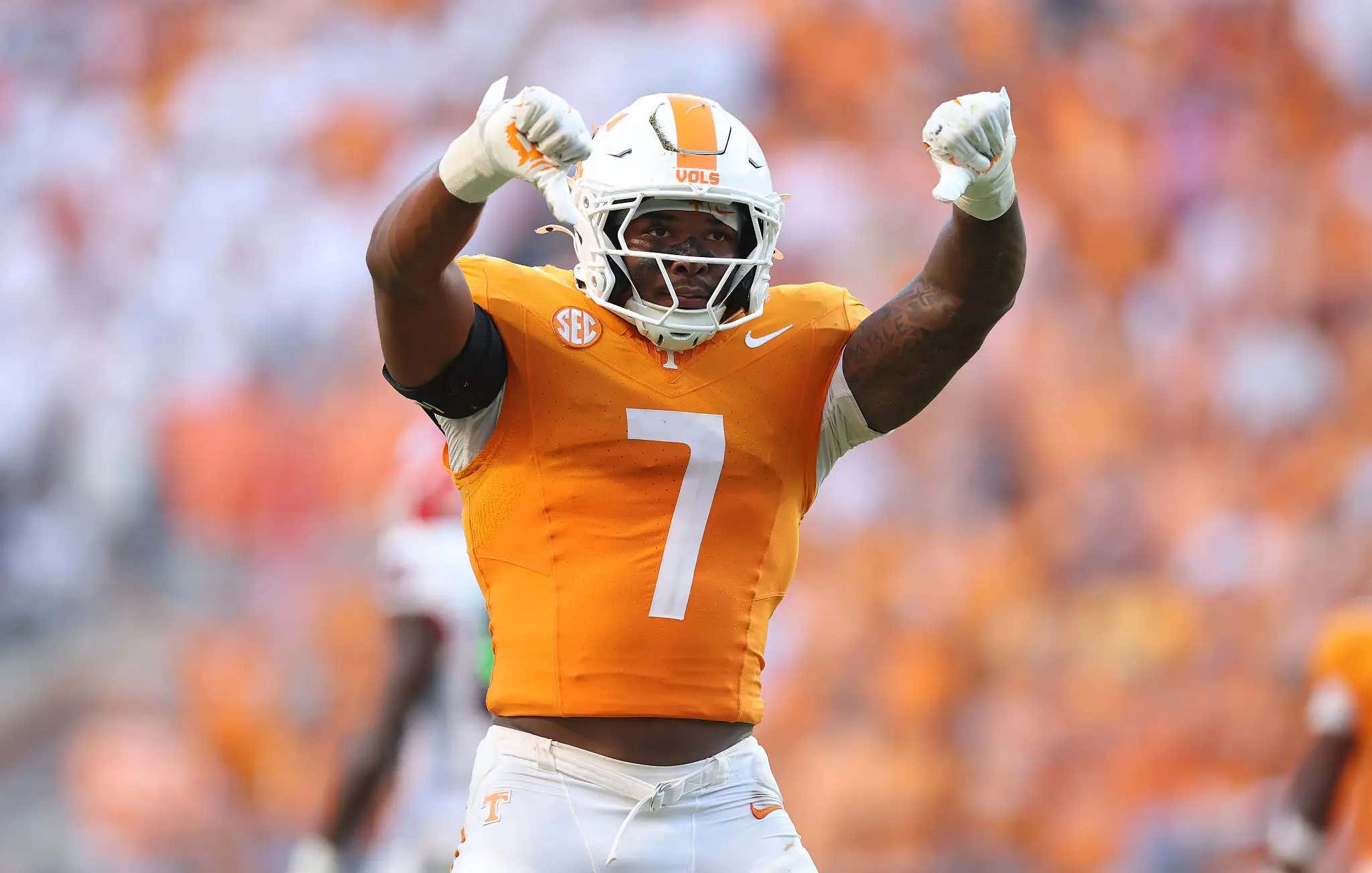 The NCAA Is BACK: Suspends Tennessee Star LB Arion Carter 2 Games for a $427 Flight During NFL Draft Process (That He Repaid)