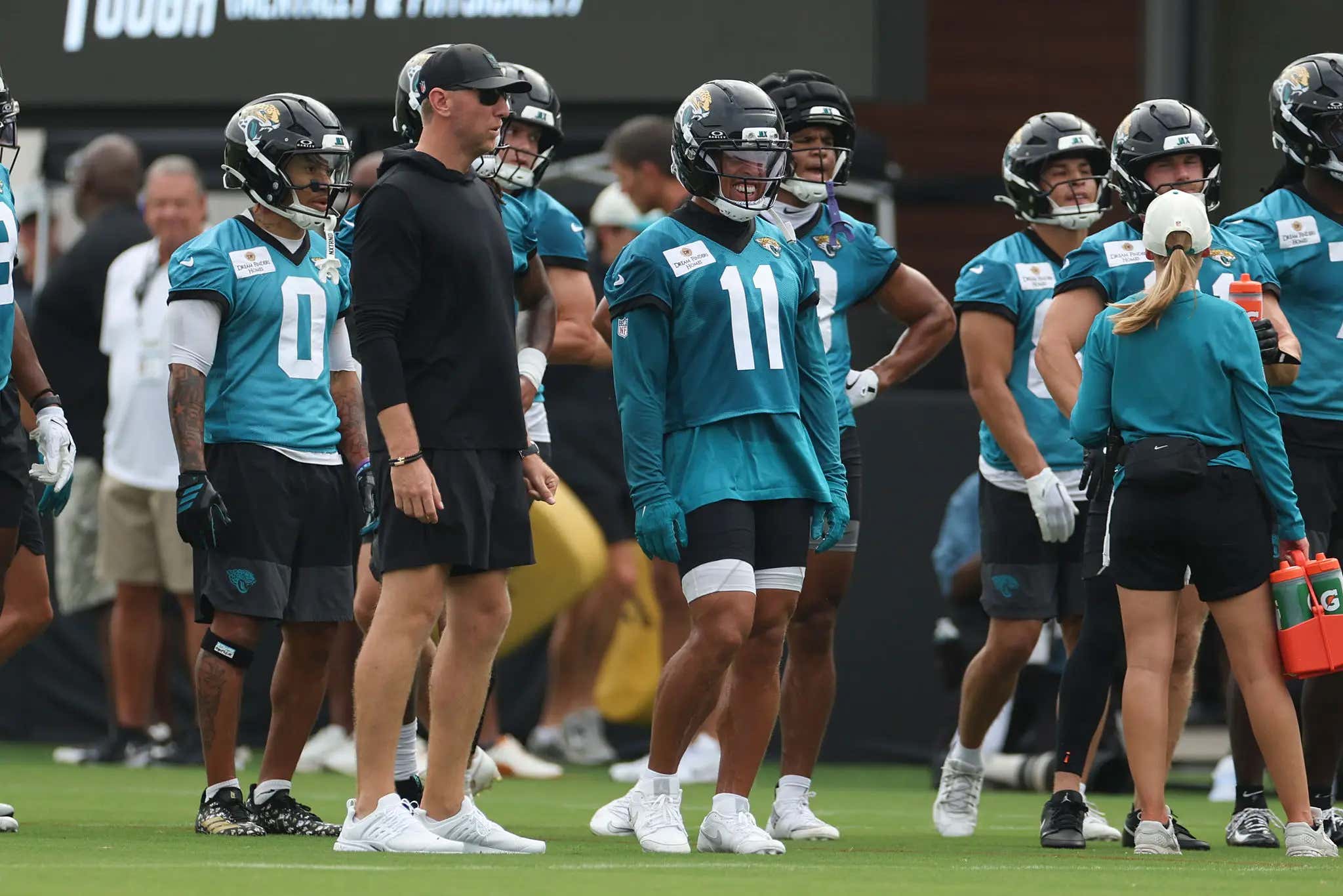 No Respect: Liam Coen Claims It's Easy To Motivate The Jags Up Because Nobody Talks About Them, NFL Website Posts '40 Pictures Of Caleb Williams' Instead