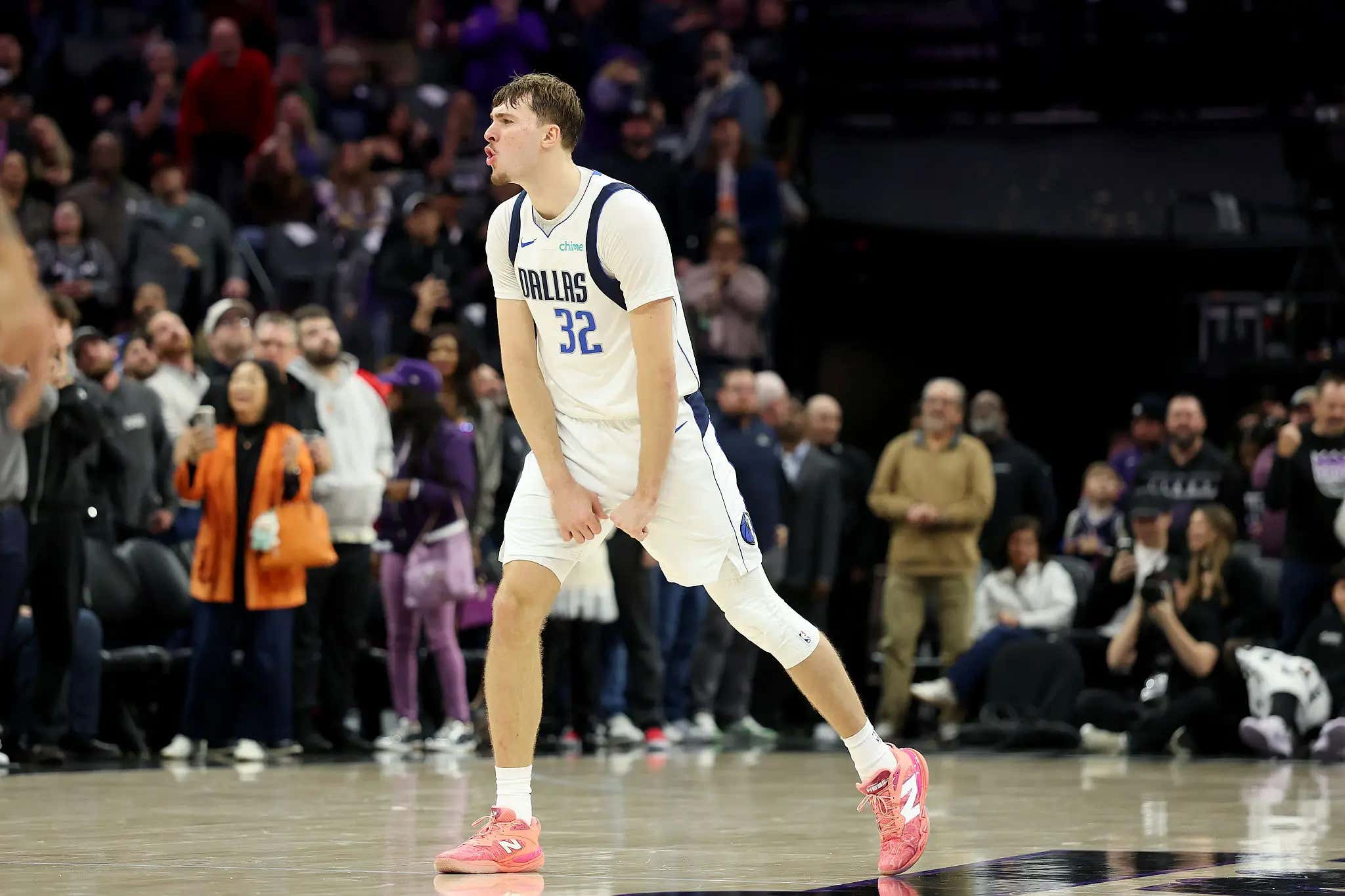 Make Them Say No: The Mavs Are Offering Season Tickets For 32 Years, Plus A Ton Of Other Stuff, For Cooper Flagg's 1-of-1 Debut Patch Autograph Card