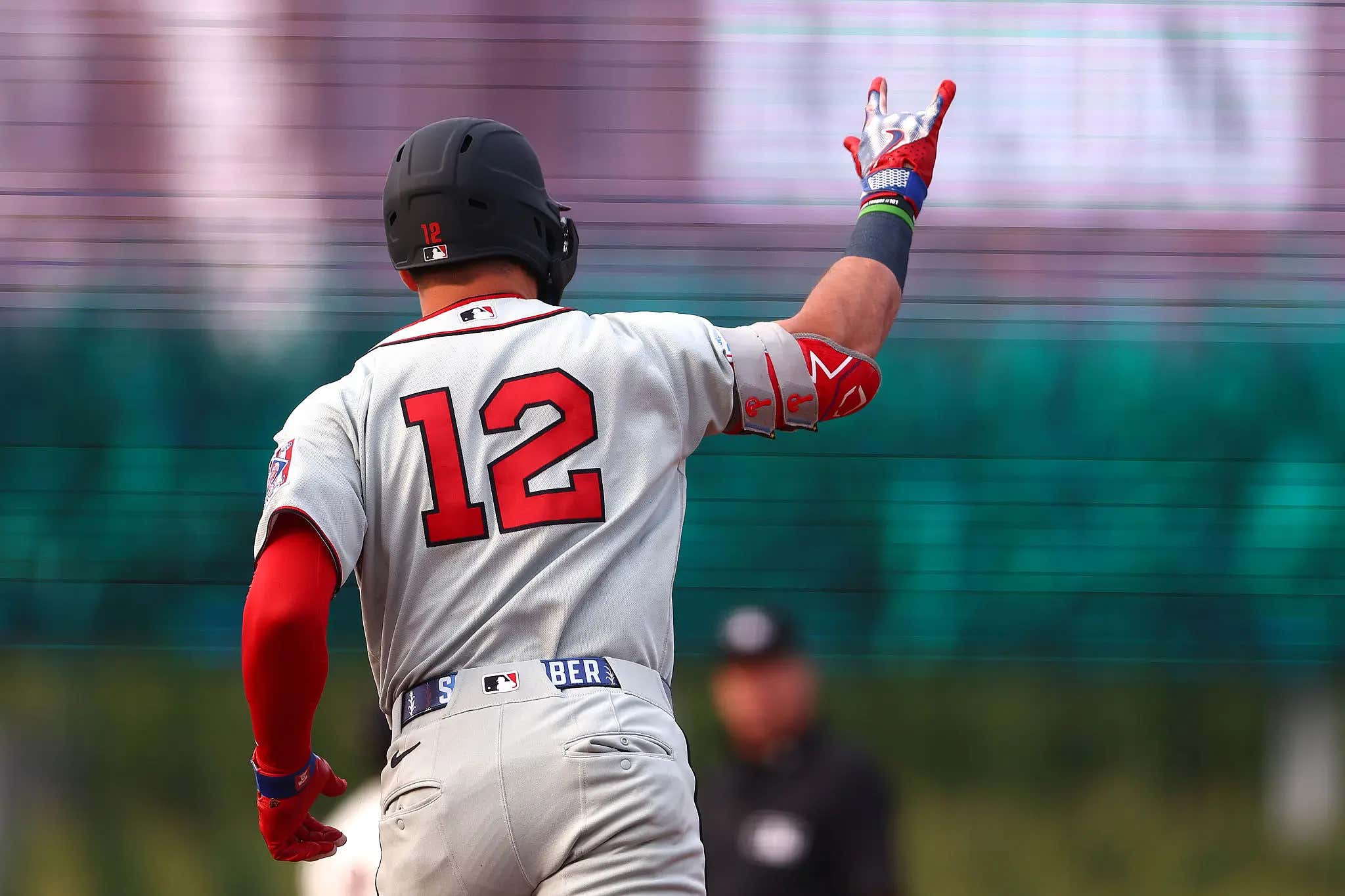 Kyle Schwarber Set The Field of Dreams Game Off The Only Way He Knows How. A Leadoff Schwarbomb Straight Into The Corn