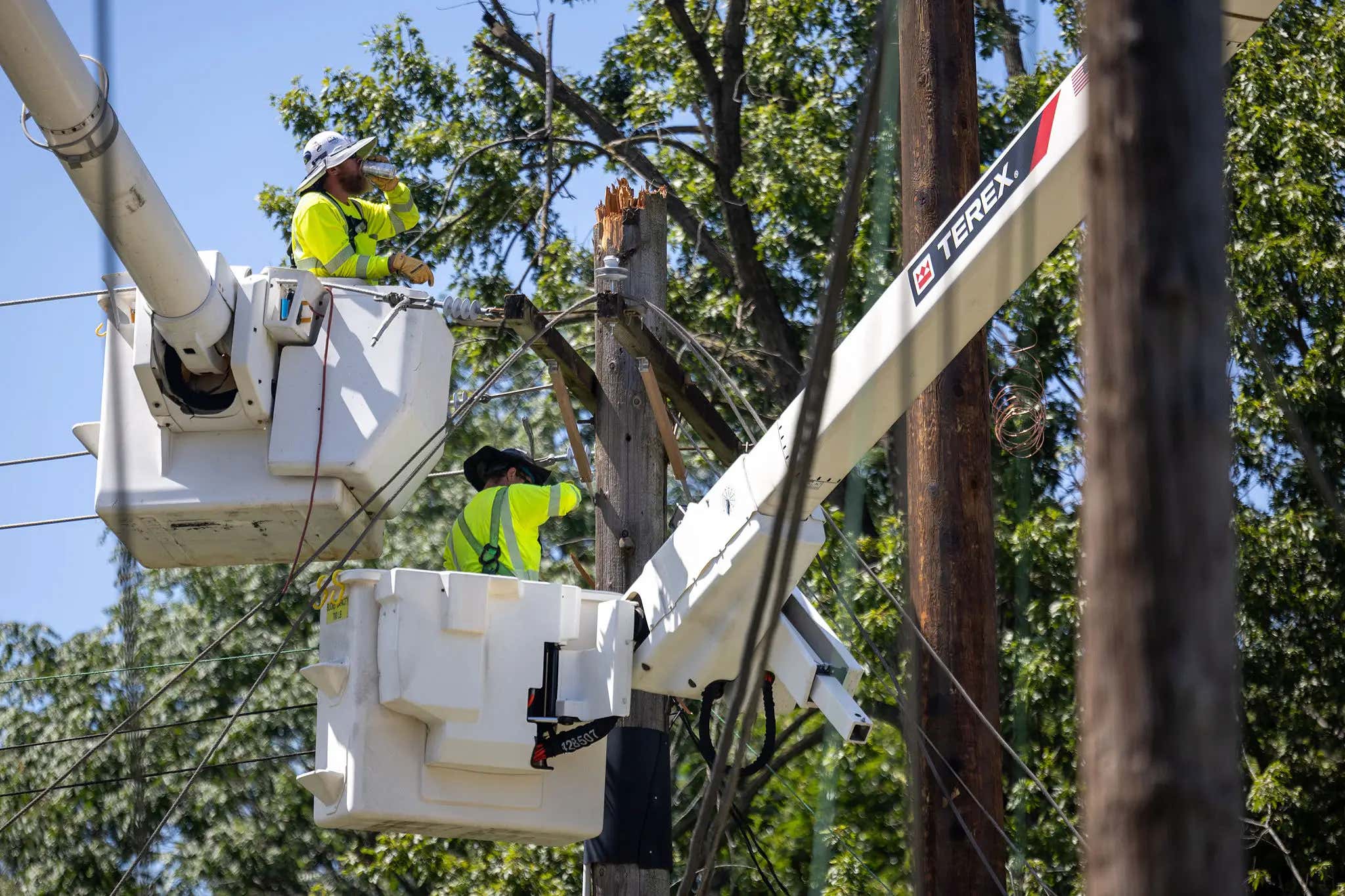 People In Northwest Indiana Being Without Power For 2 Weeks Is Fucking Disgraceful