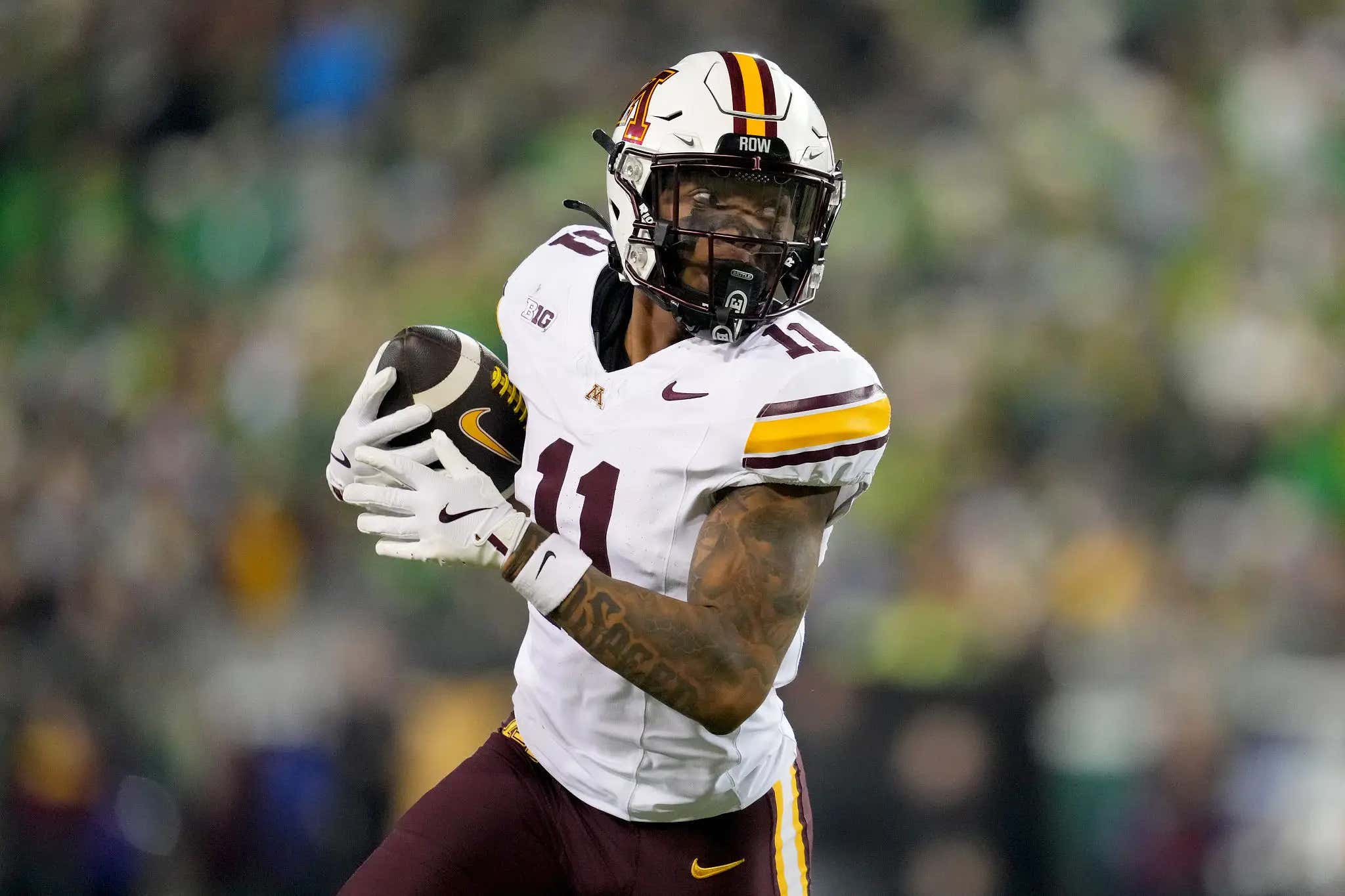 Javon Tracy Of Minnesota Is Putting On A Show! Becomes First Player In School History To Return 2 Punts For TD's In The Same Game