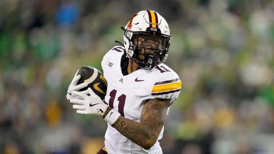 Javon Tracy Of Minnesota Is Putting On A Show! Becomes First Player In School History To Return 2 Punts For TD's In The Same Game