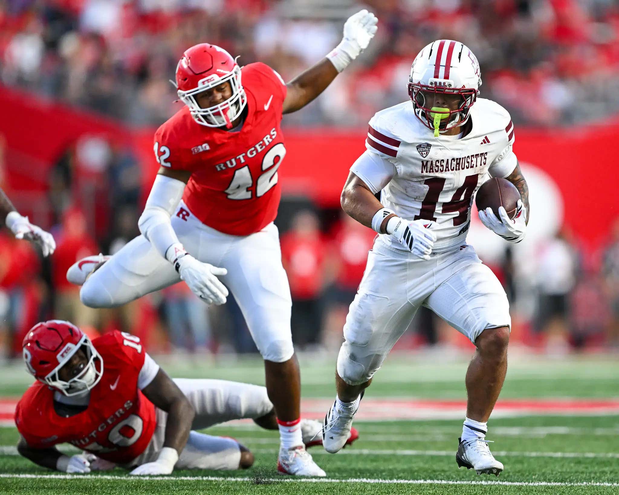 Rutgers (-29.5) Gets Absolutely BLASTED 37-21 by UMass, Who Didn't Win a Game Last Season and Had Never Beaten a Power Conference Opponent