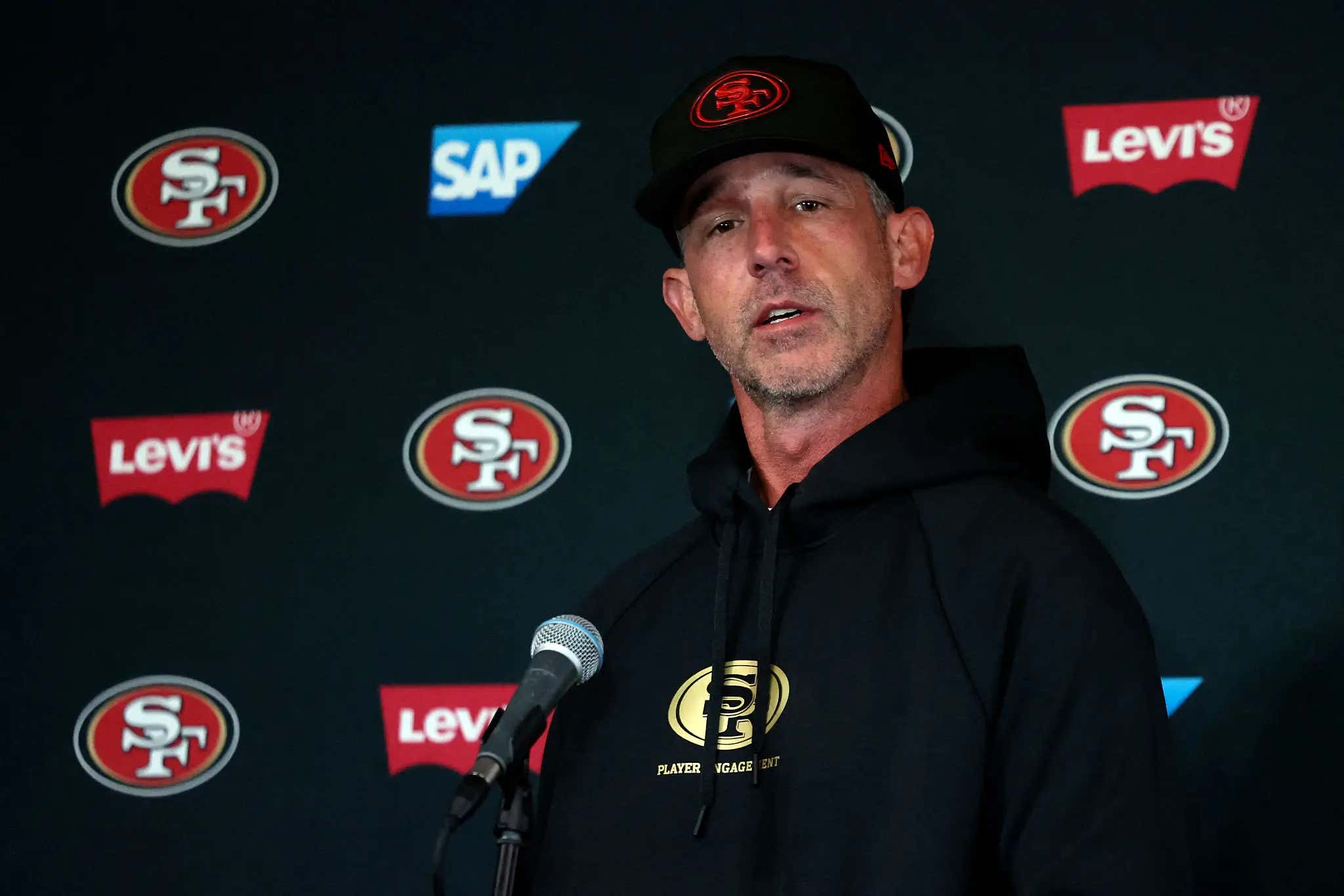 Nobody Has Ever Been Put In A Bigger Mental Pretzel Than Kyle Shanahan Trying To Understand The Time Difference In Australia