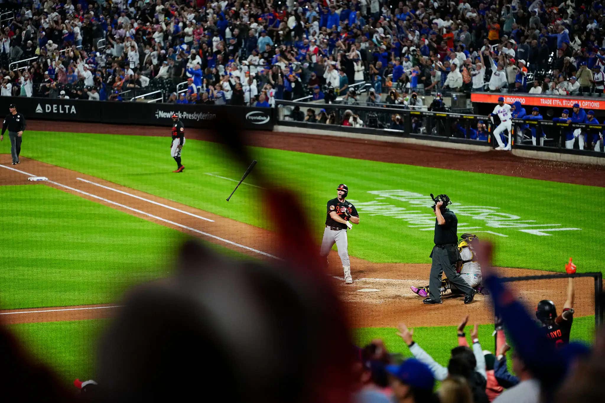 The Pete Alonso Tour Continued As He Hit Career Home Run 300 At Citi Field To Tie The Game In The 9th And Got The Very Rare Visiting Player Curtain Call From Mets Fans