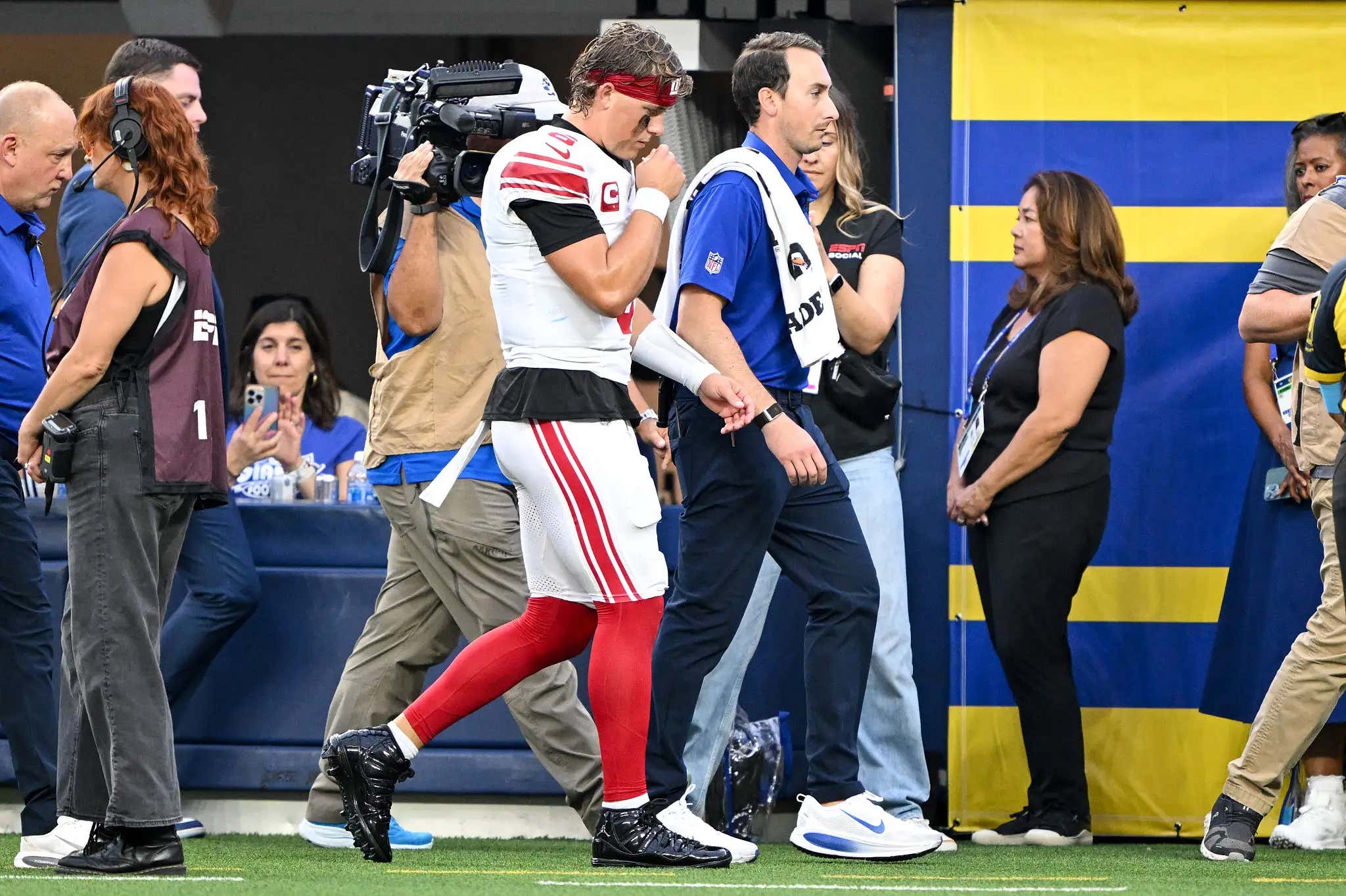 It Turns Out Jaxson Dart's Knee Injury Was Worse Than Expected And He May Need Season-Ending Surgery Because The Giants Can't Have Nice Things