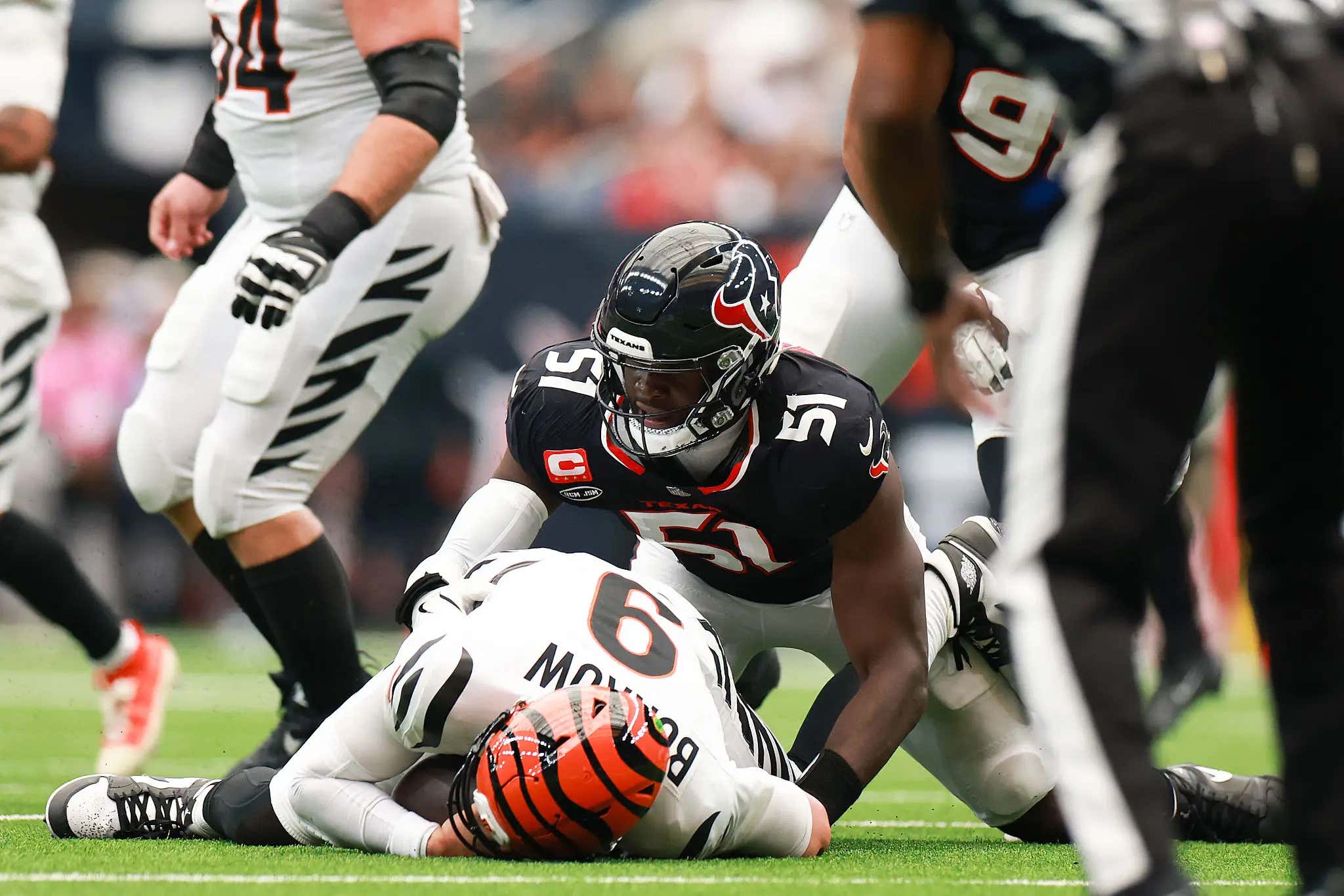 The Perfect Fix: Mic's Kept Picking Up Joe Burrow Telling Everyone That Getting Sacked By The Texans Popped His Rib Back In Place, Healed His Injuries
