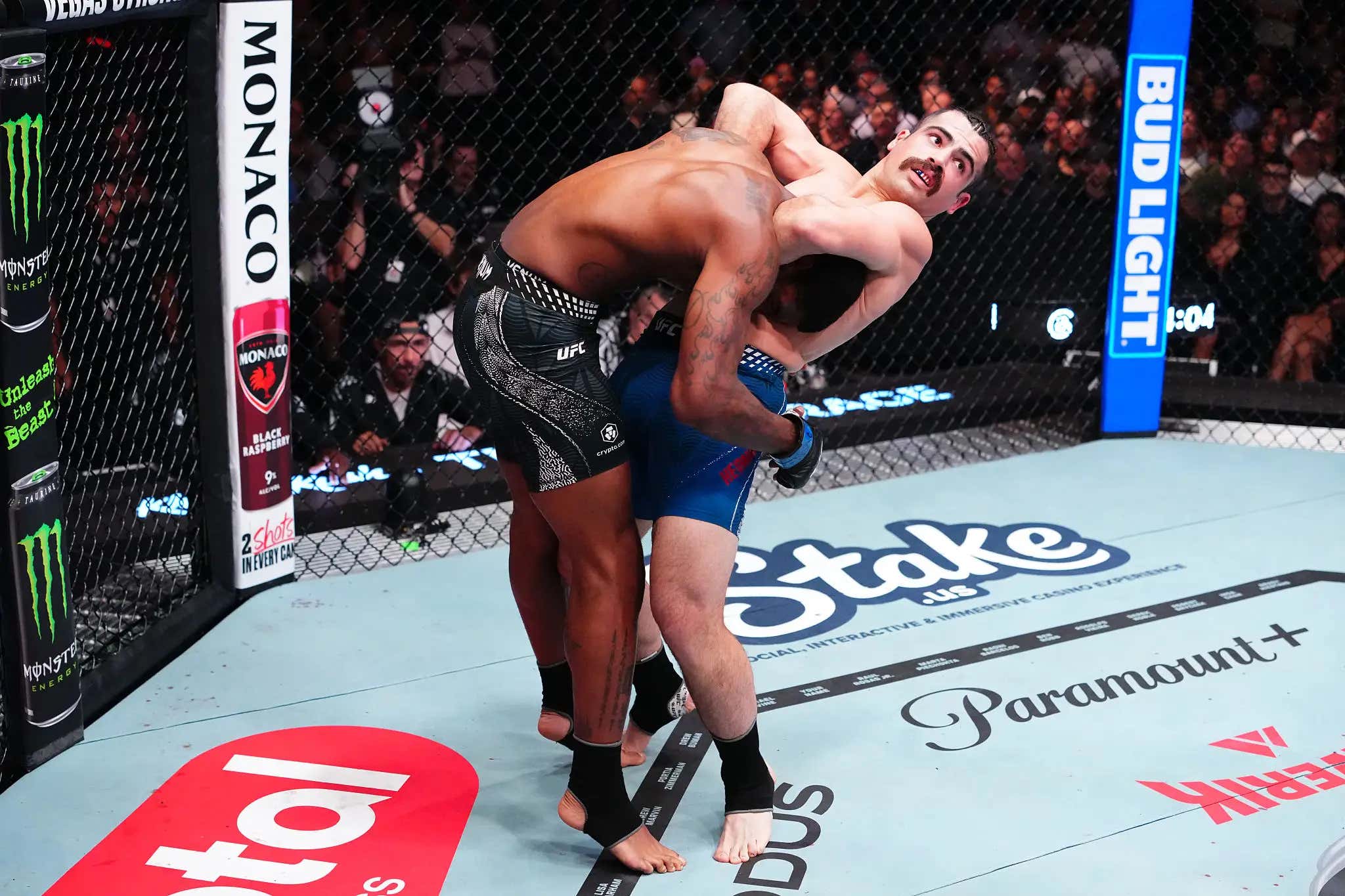 UFC Cops vs Robbers - A Miami Deputy Sheriff Just Choked Out A Fighter Who Has Been Arrested 15 Times