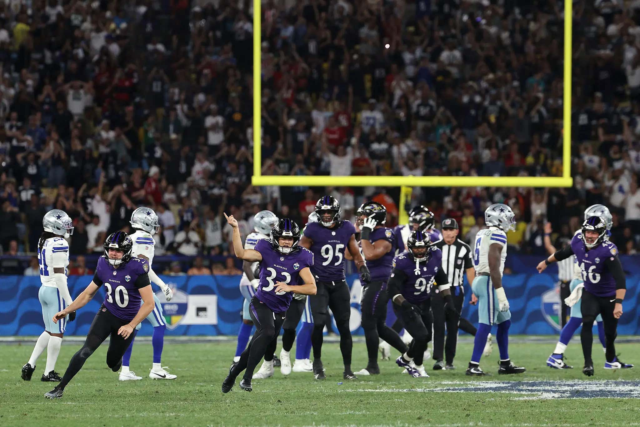 TYLER LOOP WITH A 56 YARD BOMB IN BRAZIL TO BEAT THE COWBOYS