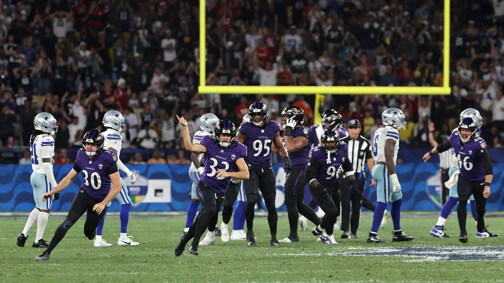 TYLER LOOP WITH A 56 YARD BOMB IN BRAZIL TO BEAT THE COWBOYS
