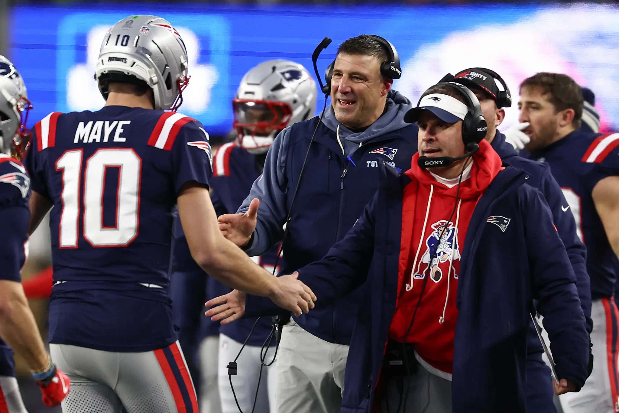 Mike Vrabel Reminds Us All He Came Here Just to Coach Drake Maye. Bonus: Here's What's Wrong With the McOffense That ISN'T Maye's Fault