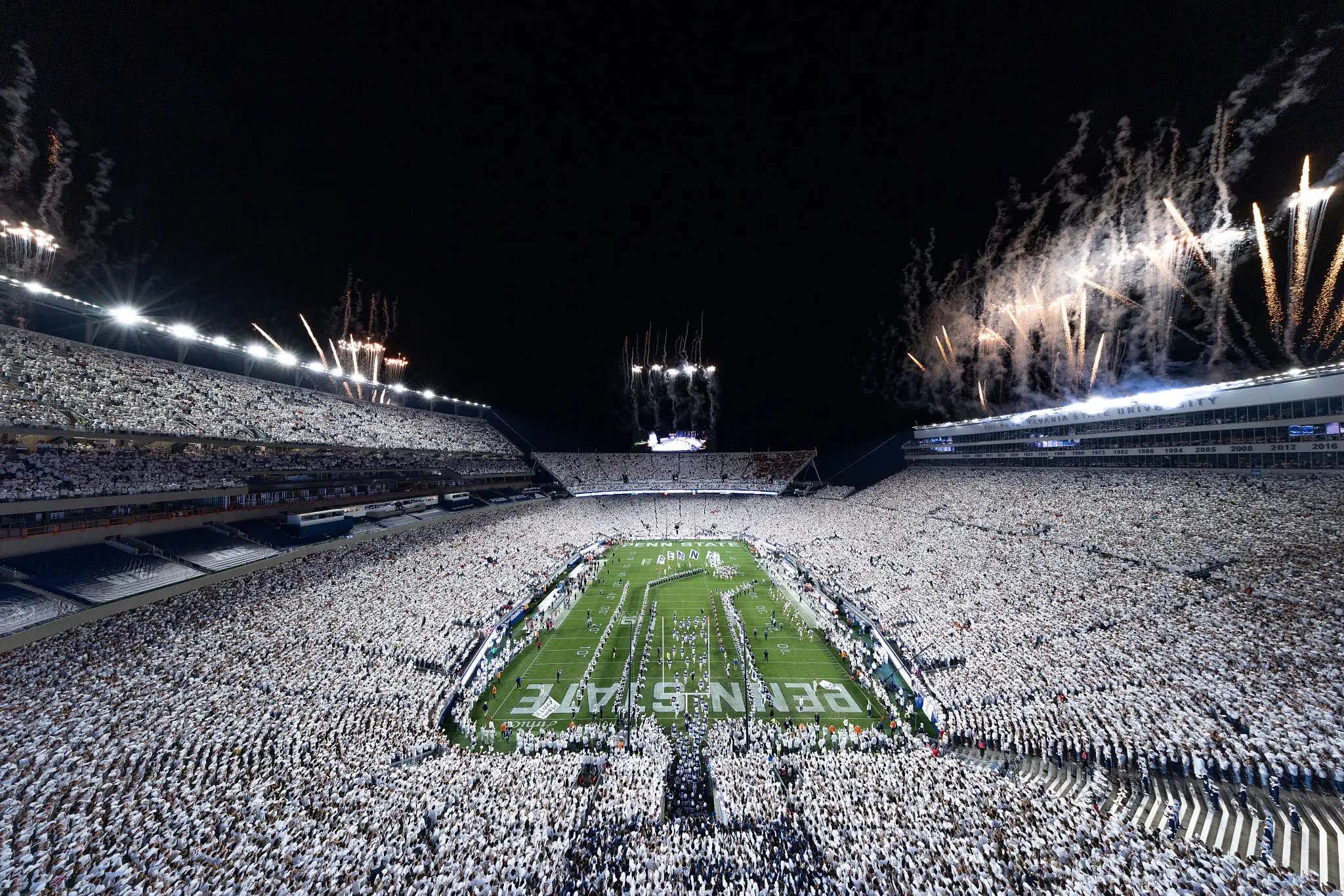 The White Out Is One Of The Greatest Environments In All Of Sports, And Penn State Is Totally Wasting It