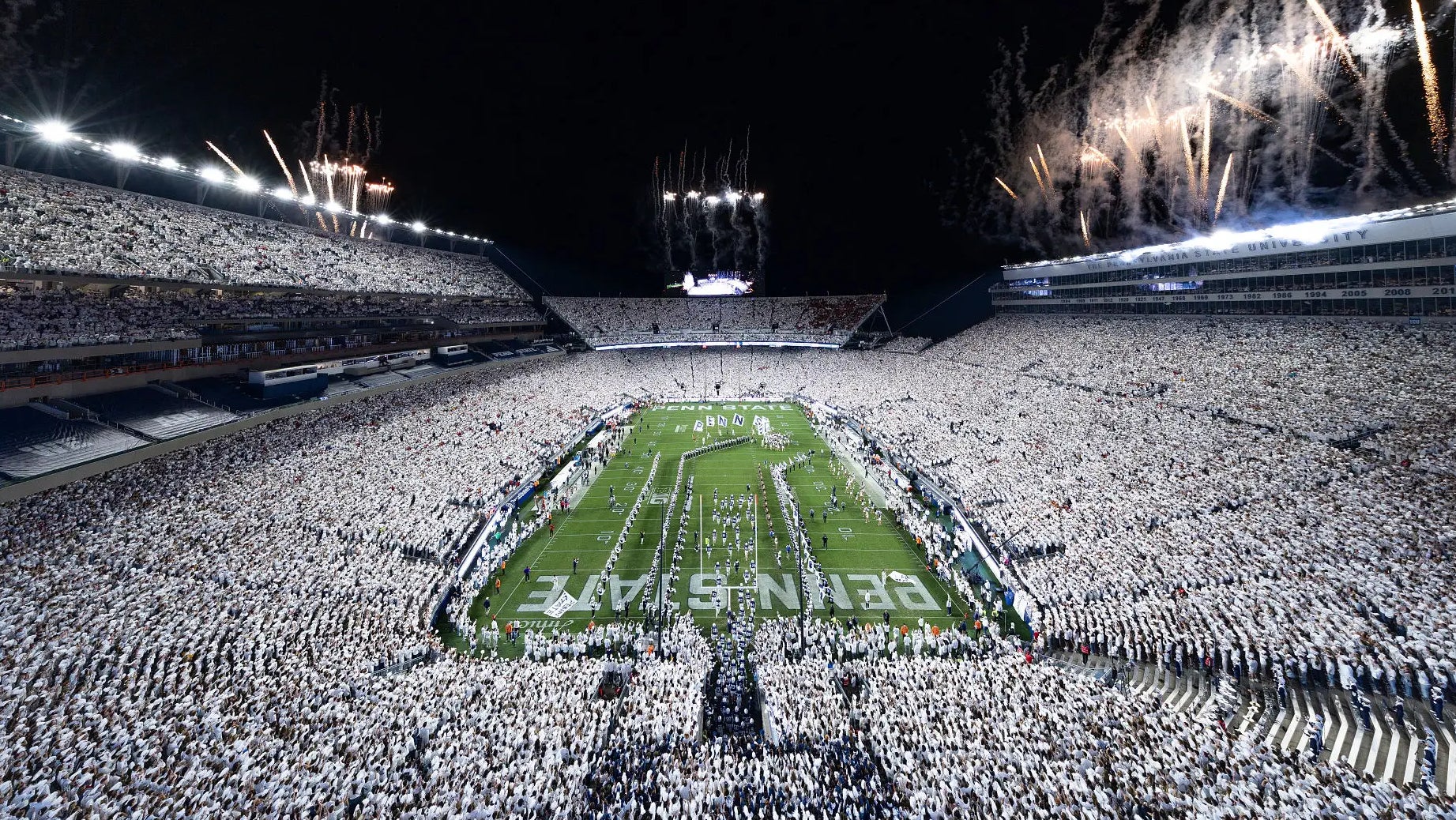 The White Out Is One Of The Greatest Environments In All Of Sports, And Penn State Is Totally Wasting It