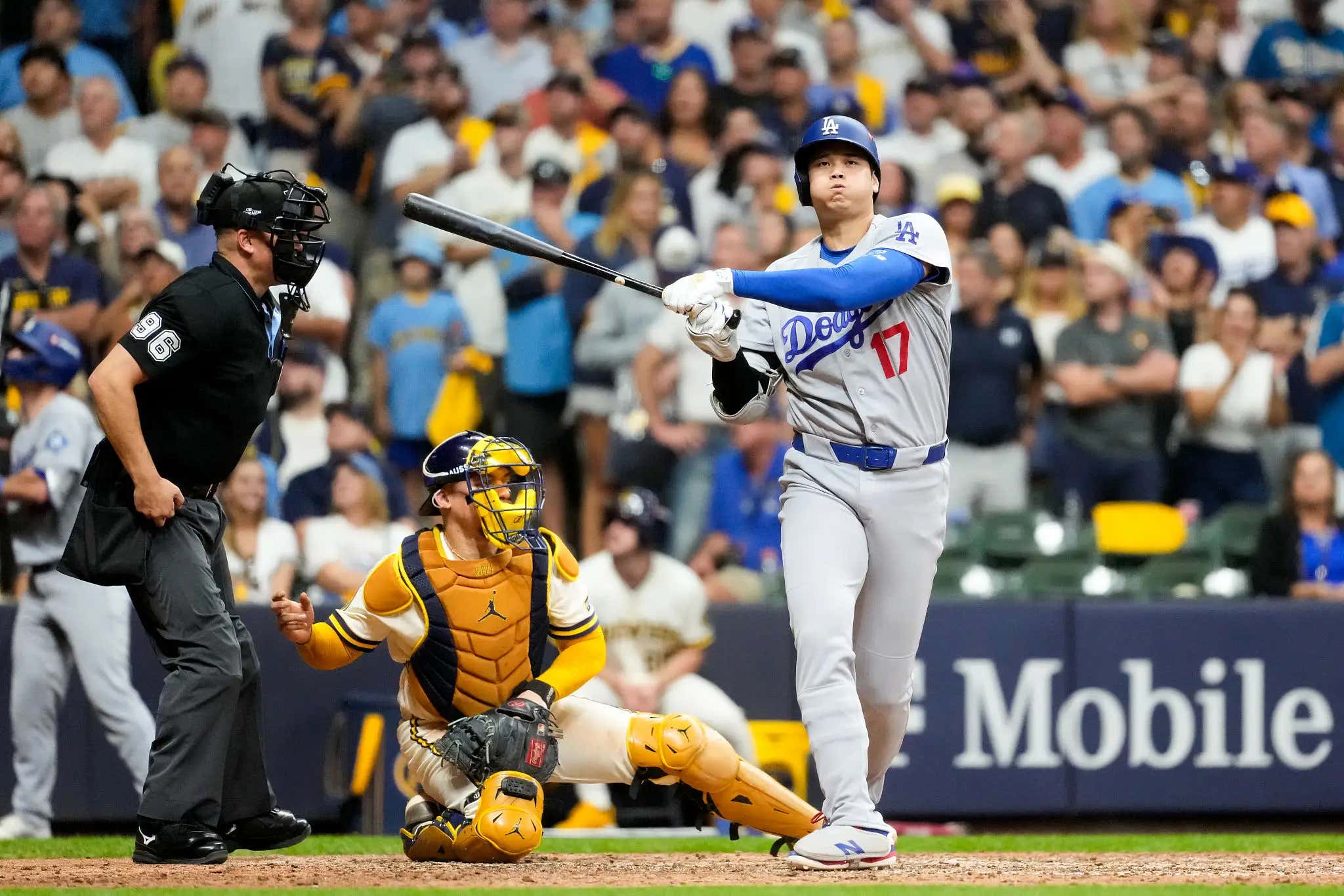Despite Noticeable Physical Issues And a Miserable Slump, Dave Roberts is Sticking With Shohei Ohtani In The Dodgers Lineup After Consideration Of Sitting Him