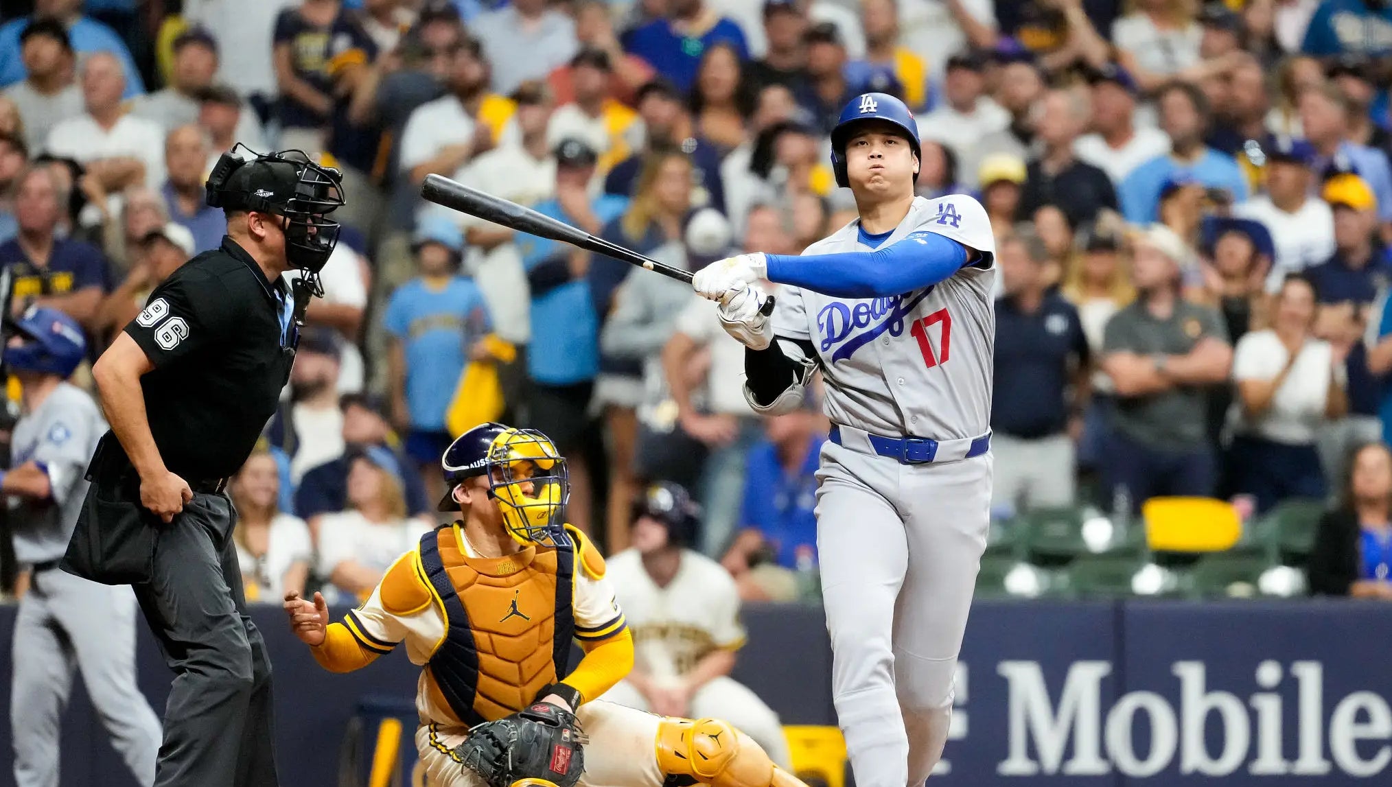 Despite Noticeable Physical Issues And a Miserable Slump, Dave Roberts is Sticking With Shohei Ohtani In The Dodgers Lineup After Consideration Of Sitting Him