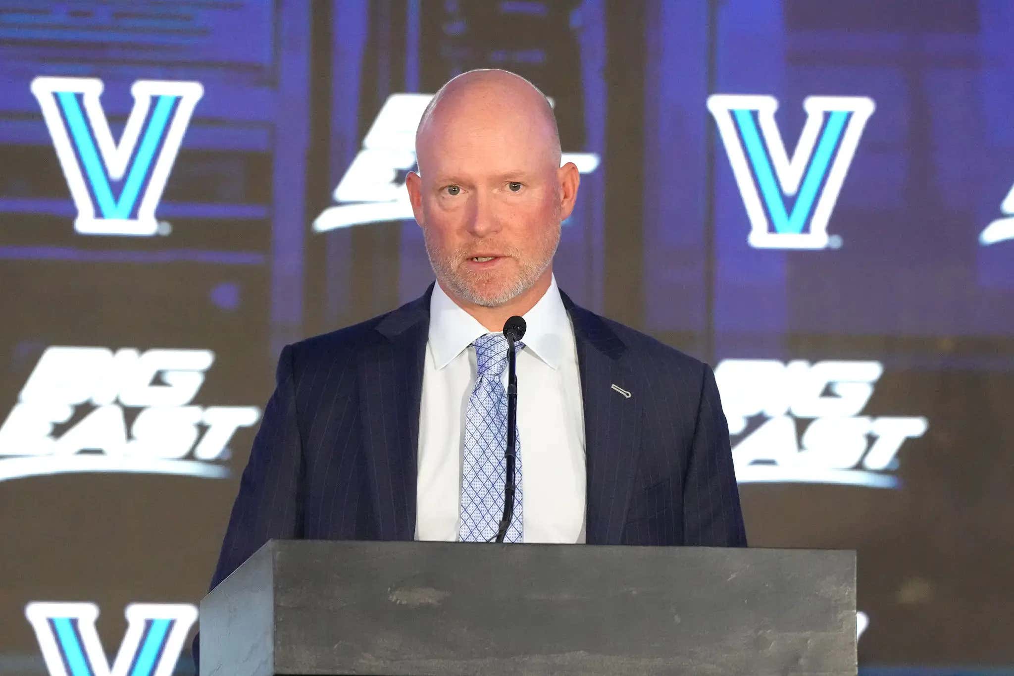 'Either People Are Illiterate Or You're A Bad Writer' - Kevin Willard Is An Incredible College Hoops Villain, Goes At Reporters Who Are Pissed Villanova Left The Big 5
