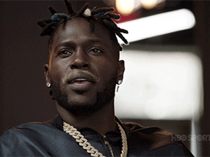 Antonio Brown is Now Reduced to Posting Obviously Fake Nudes of Gisele