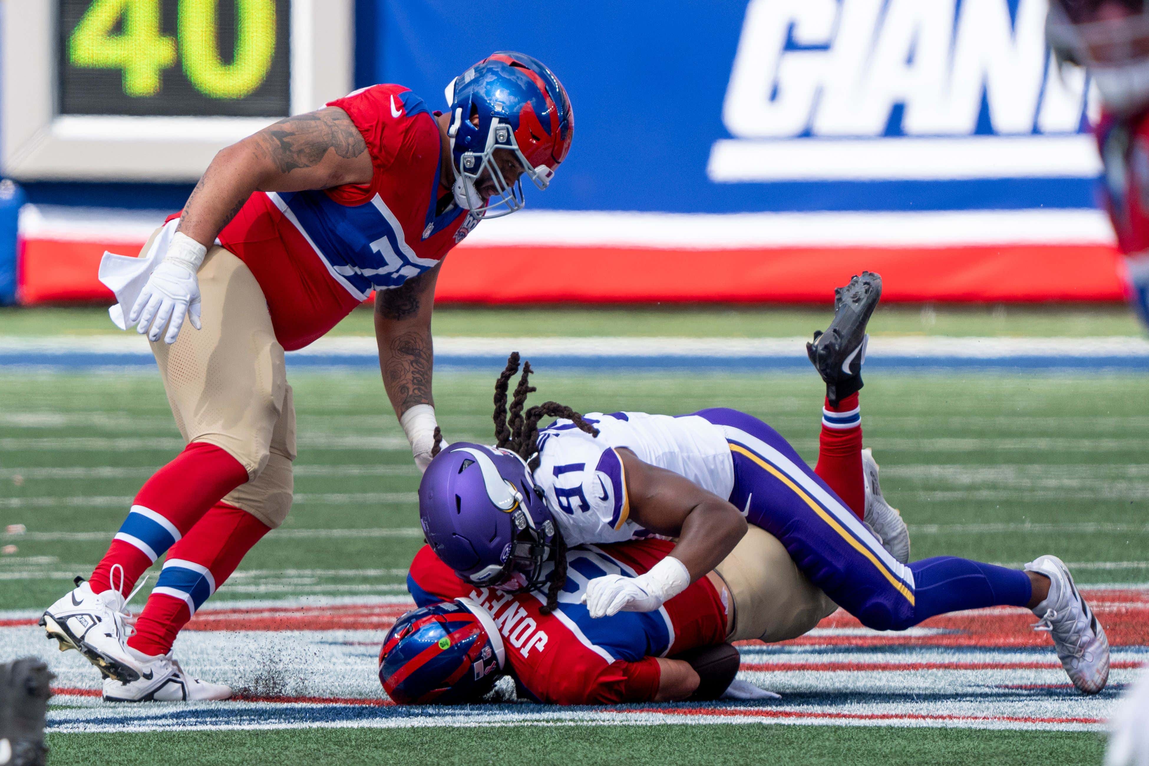 I'm Not Alone, Vikings Defensive Players Also Say They Felt Bad For Poor Daniel Jones As They Were Kicking His Ass On Sunday