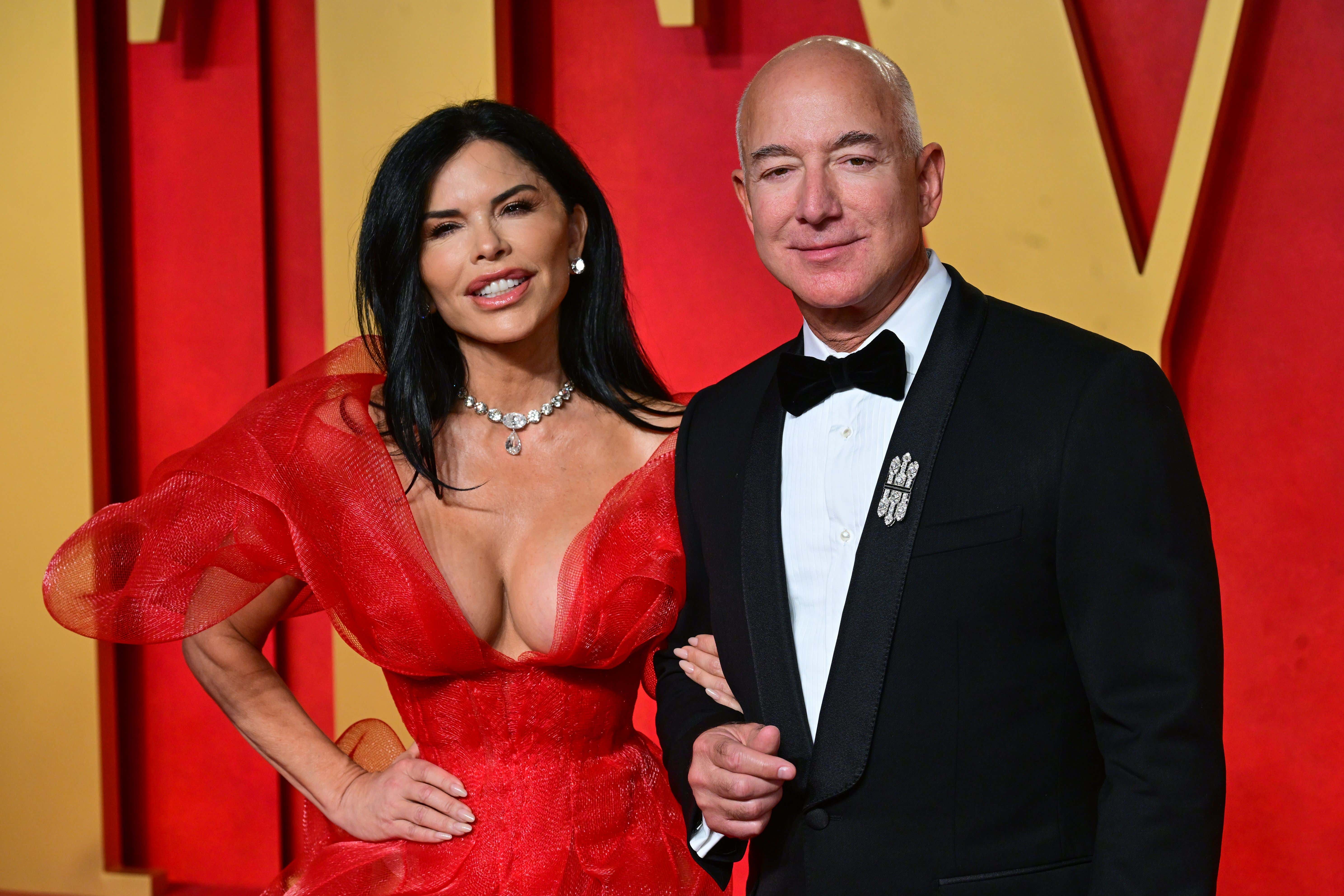 Jeff Bezos' Girlfriend Lauren Sanchez Is Being Sued By Her Former Yoga Teacher For Allegedly Stealing A Children's Book Idea About A Cartoon Animal That Goes To Space