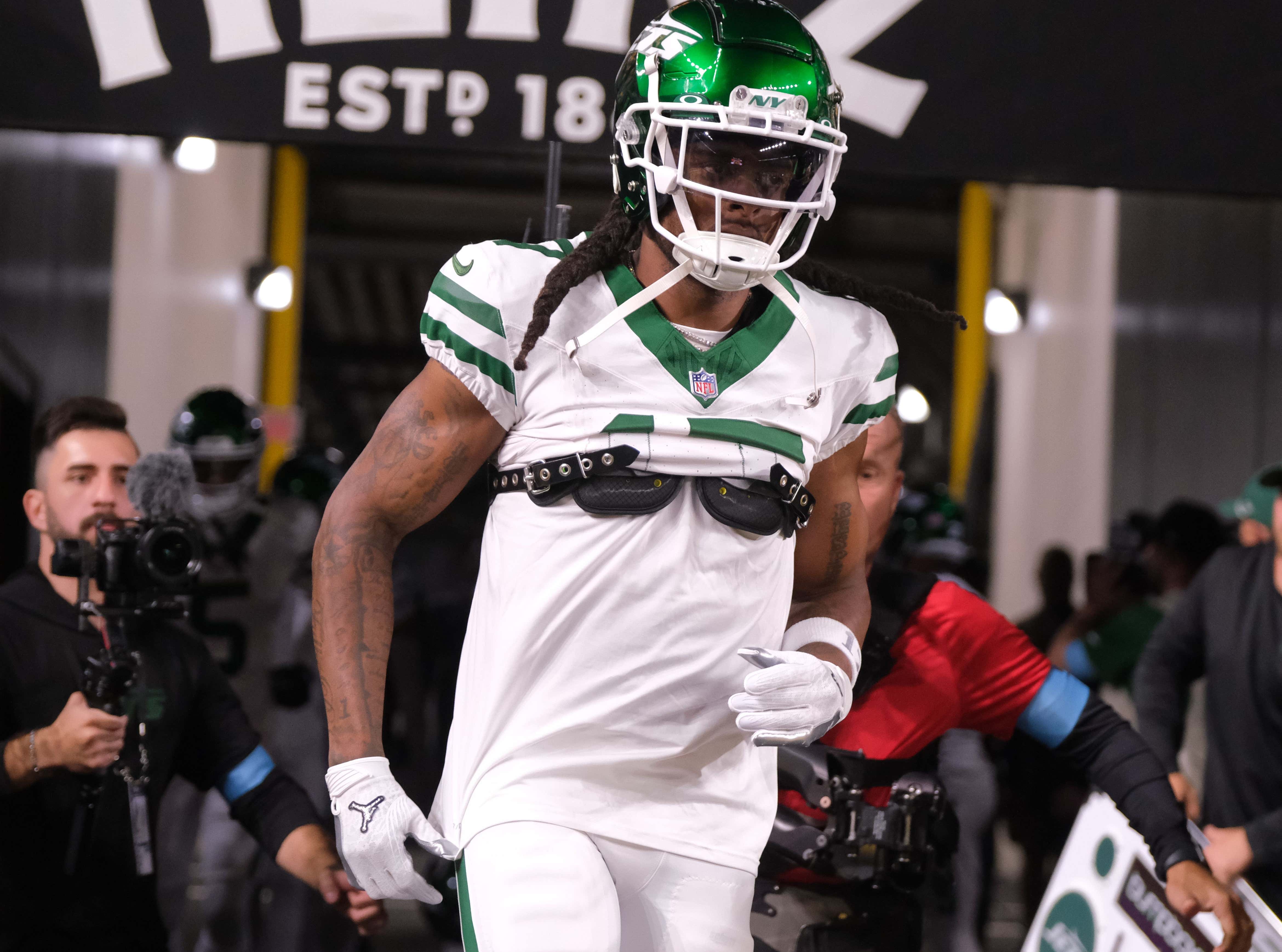 It Took Davante Adams All of 5 Days to Start Talking Like a NY Jet