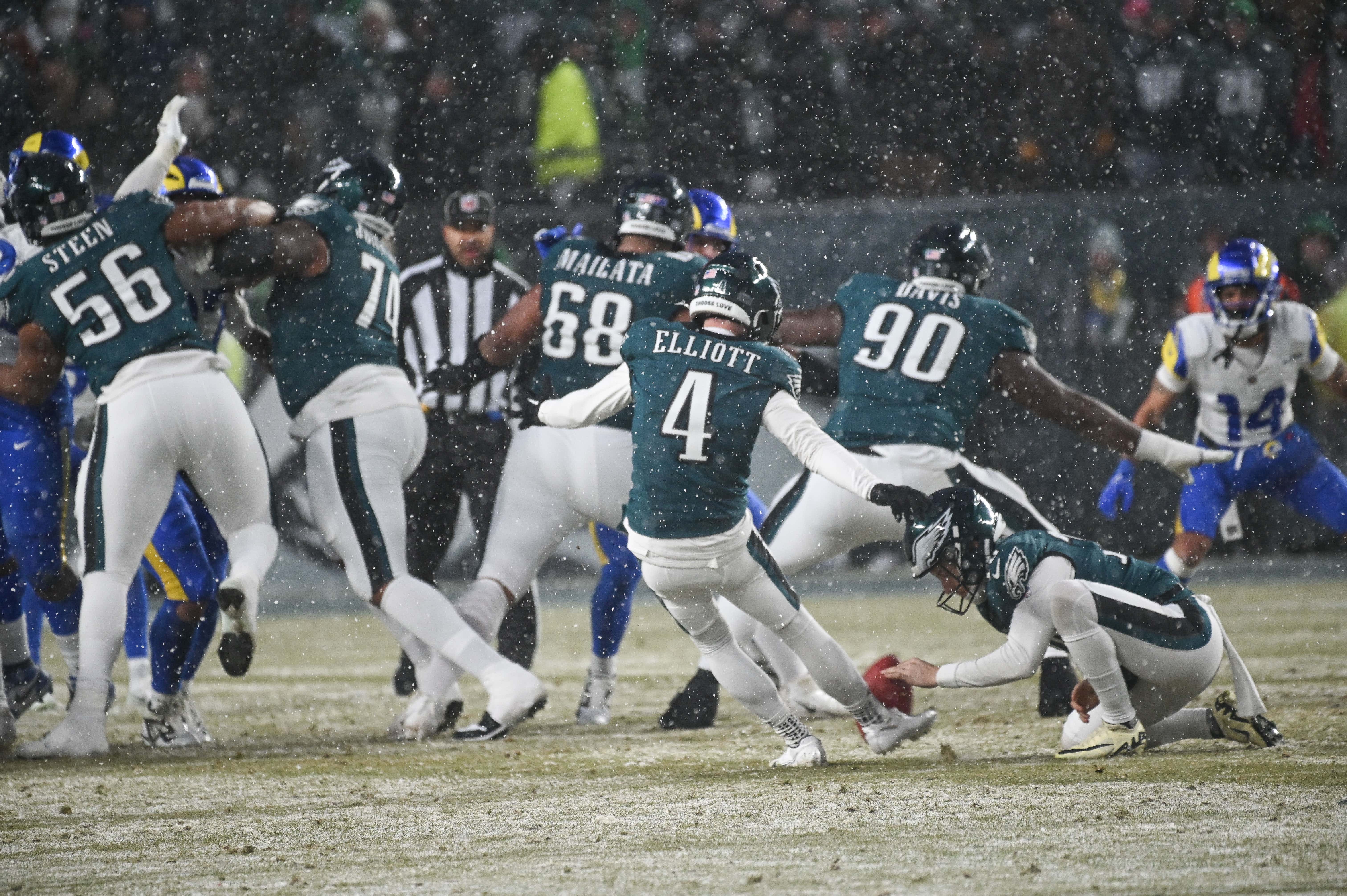 Ryan Fitzpatrick Explains What Goes Down In A Team's Facility When A Kicker Is Struggling Leading Up To A Big Game