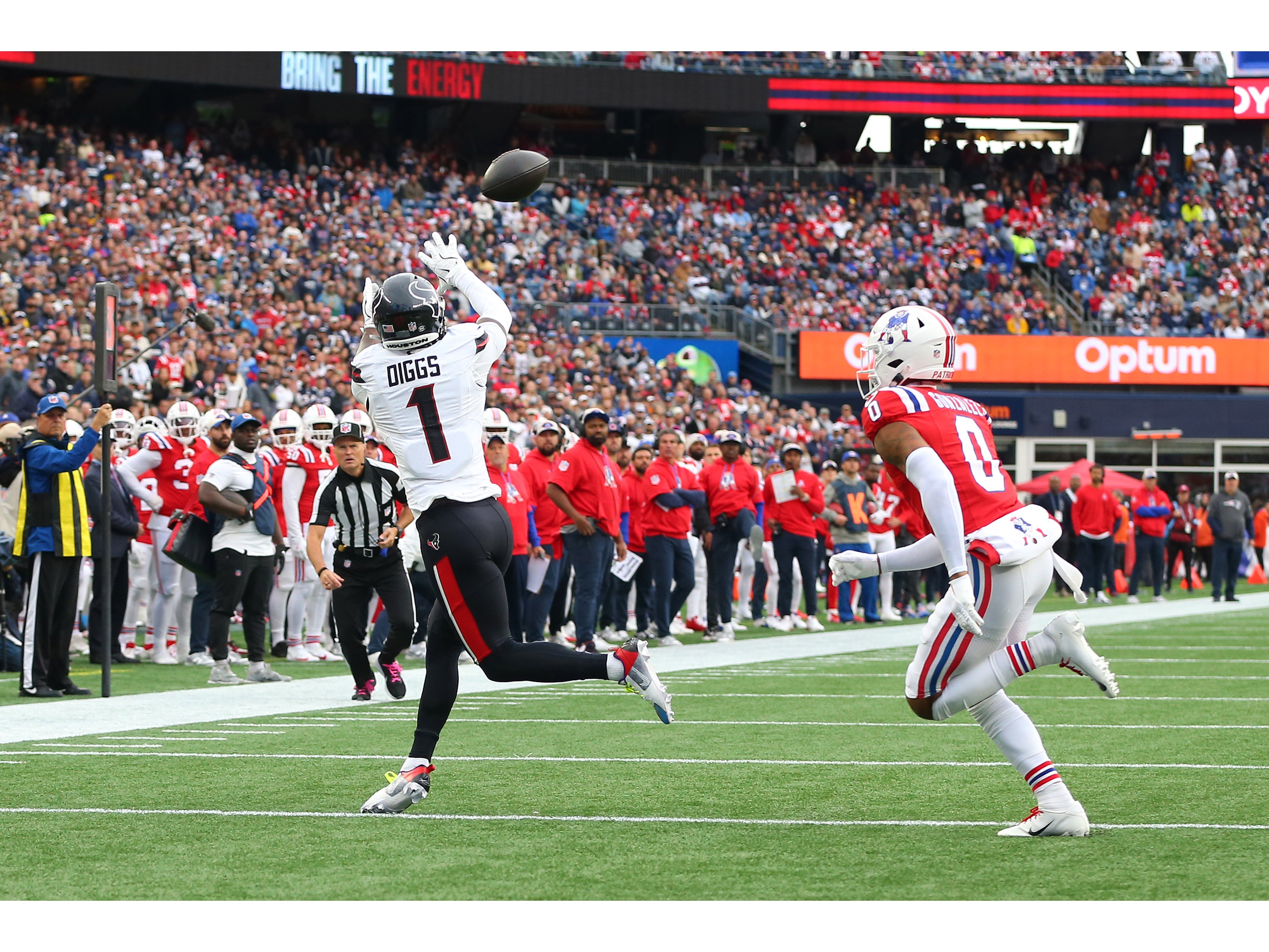 If the Patriots Could Just Go Ahead and Sign Stefon Diggs, That'd Be Great