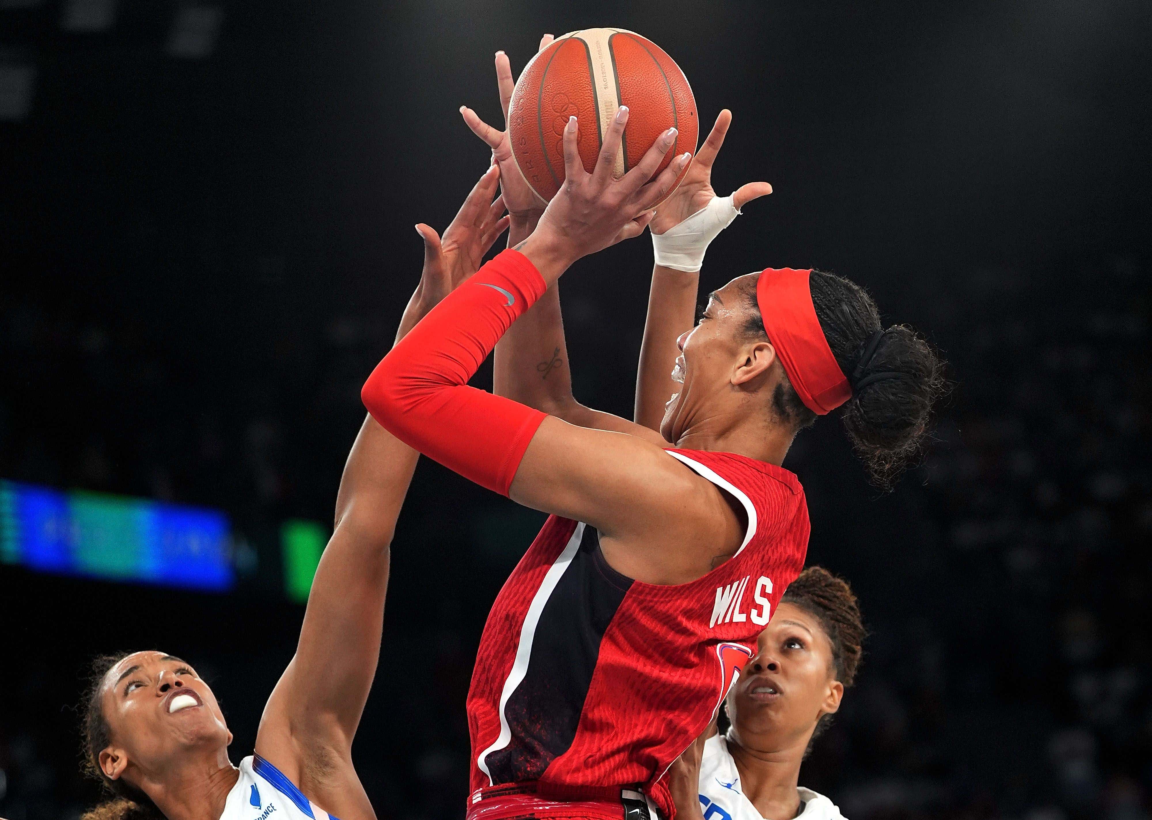 Rock ALWAYS Beats Scissors... A WNBA Blog