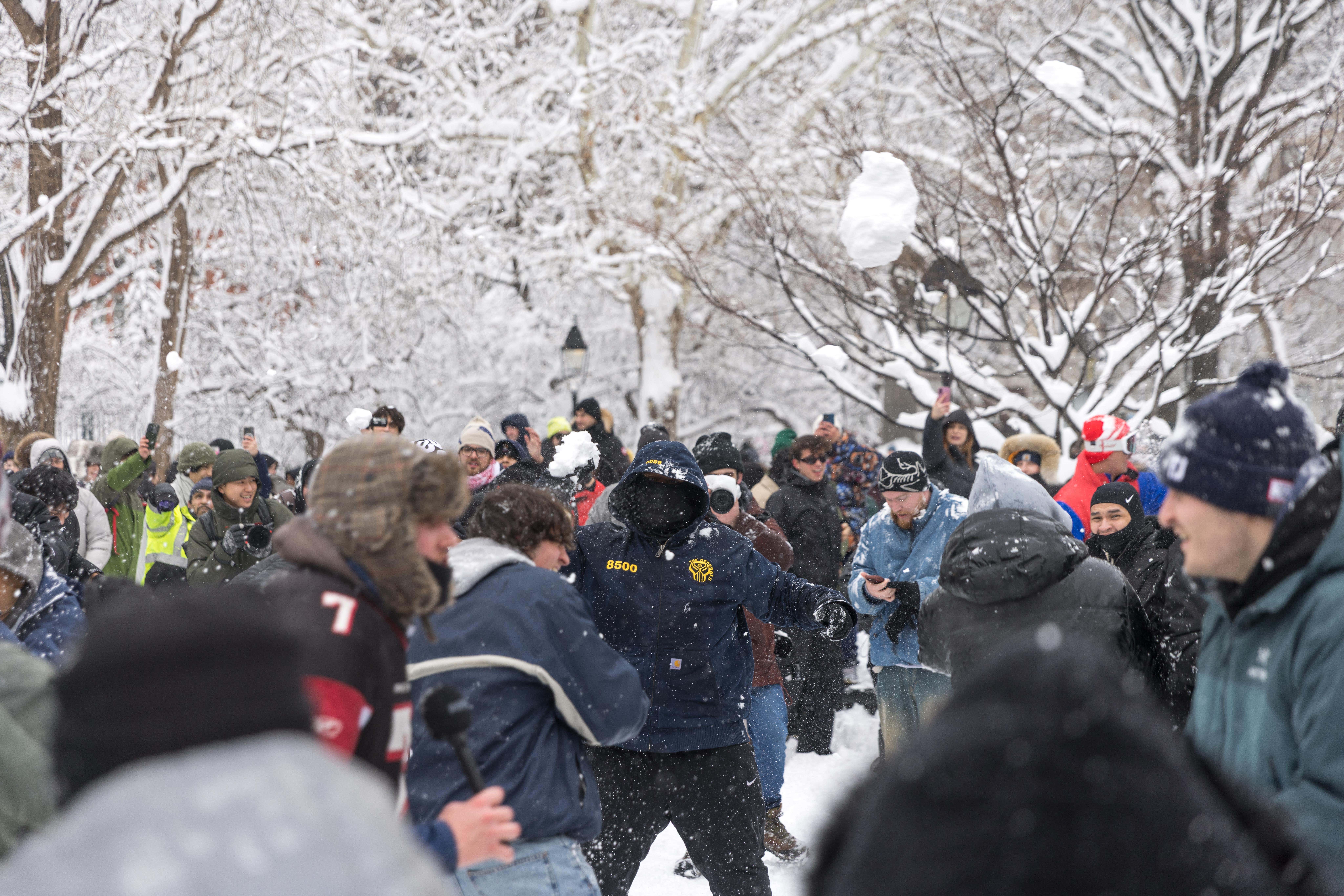The NYPD Tried To Shut Down A Snowball Fight In Washington Square Park And Found Themselves On The Receiving End Of Said Snowballs