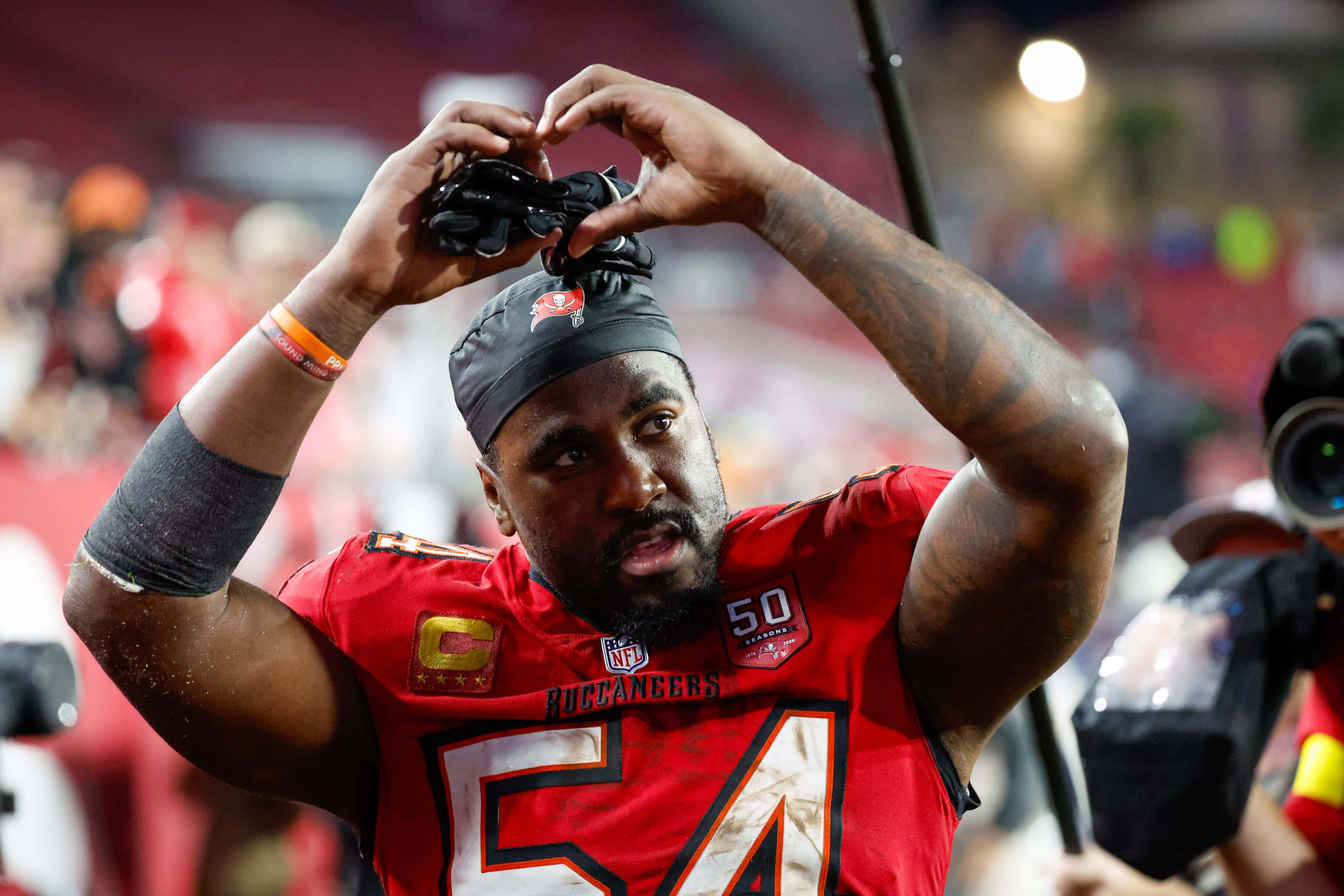 Buccaneers Legend Lavonte David Retires After 14 Incredible Years And Gave A Great Emotional Speech About His Late Parents