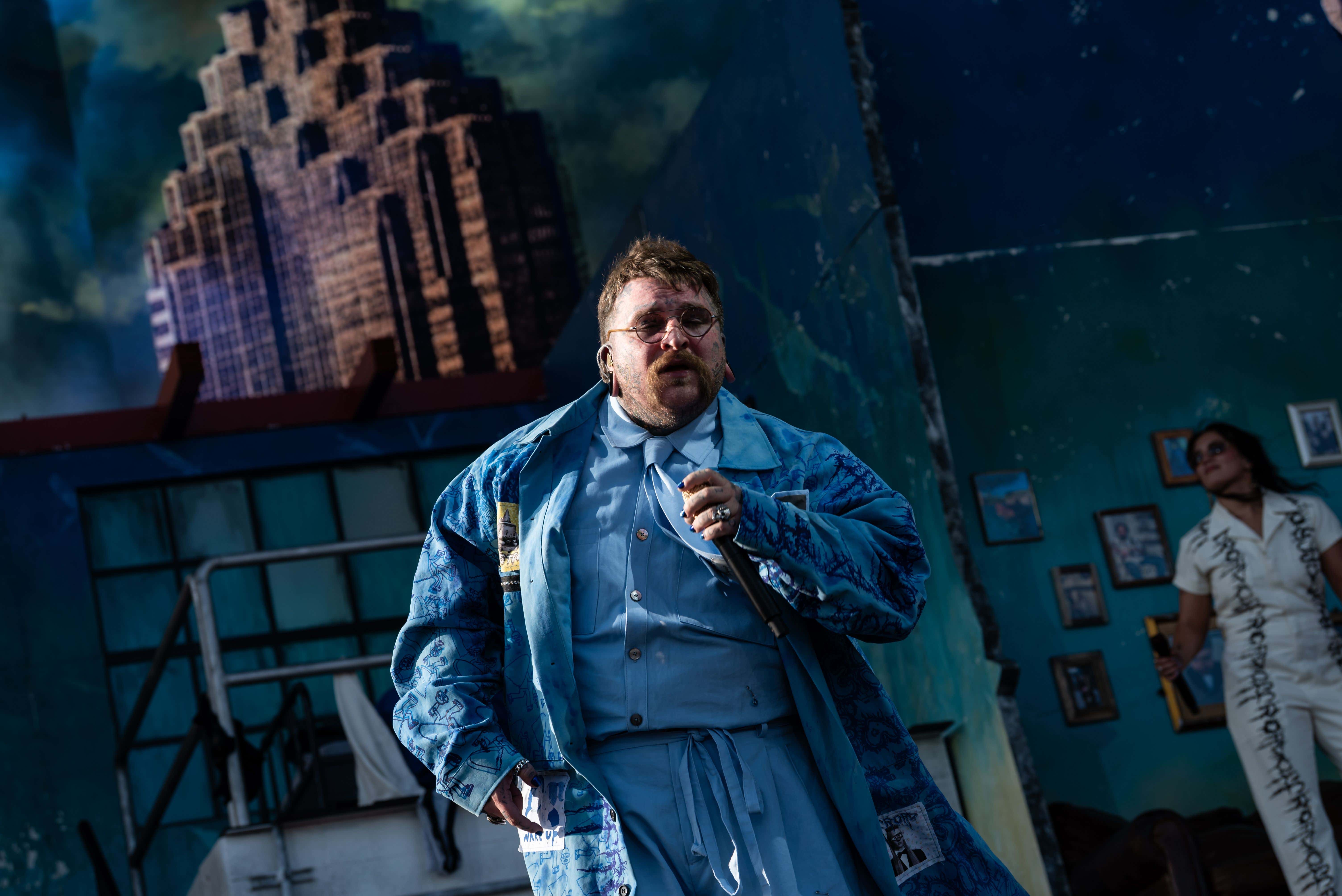 I Need More Of These Throwback Collabs At Coachella Like Vanessa Carlton And Teddy Swims Singing A Thousand Miles