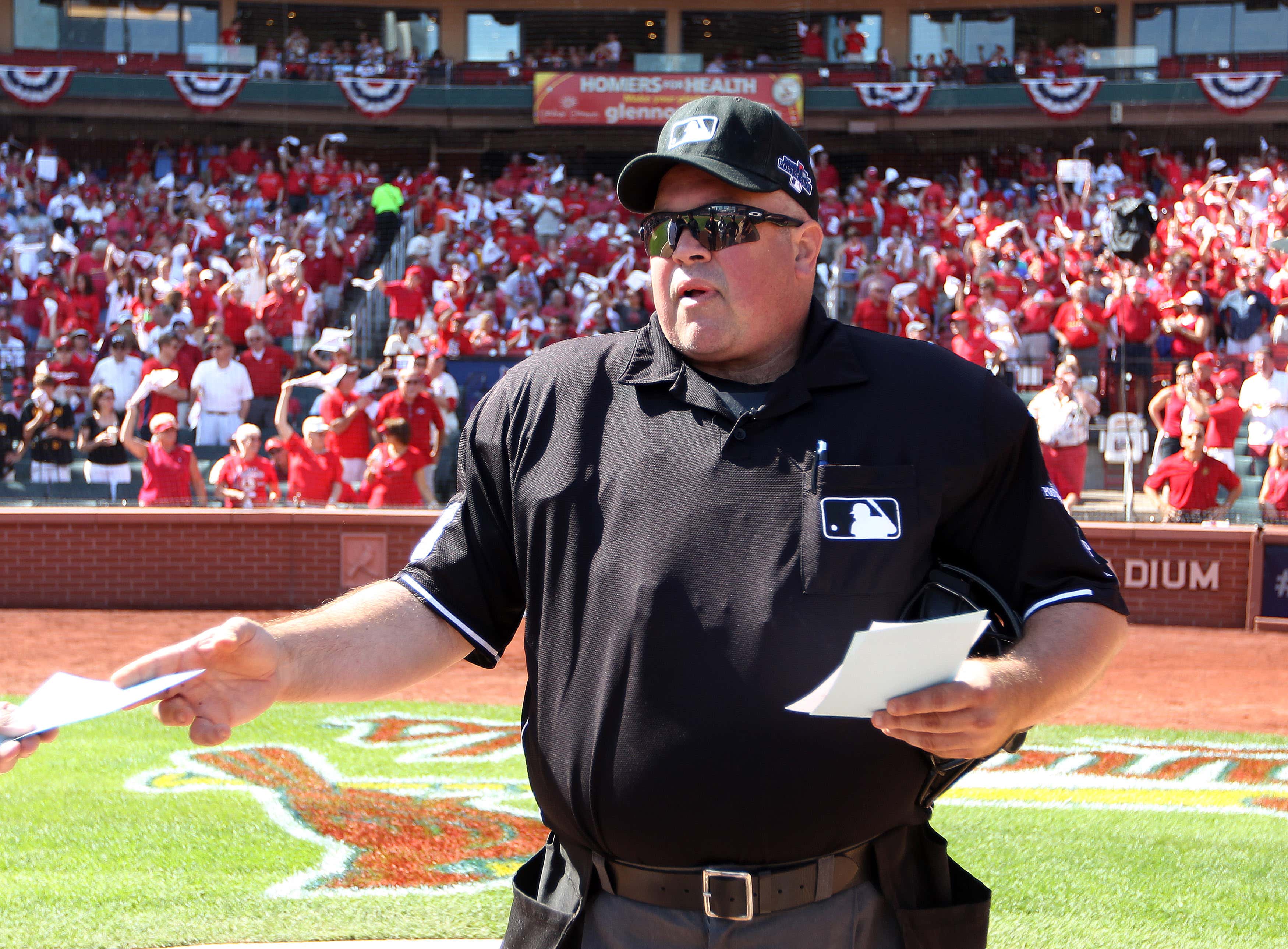 This Umpire Should Be Investigated After Costing A Cubs Fan $1,000 During An In-Game Promotion