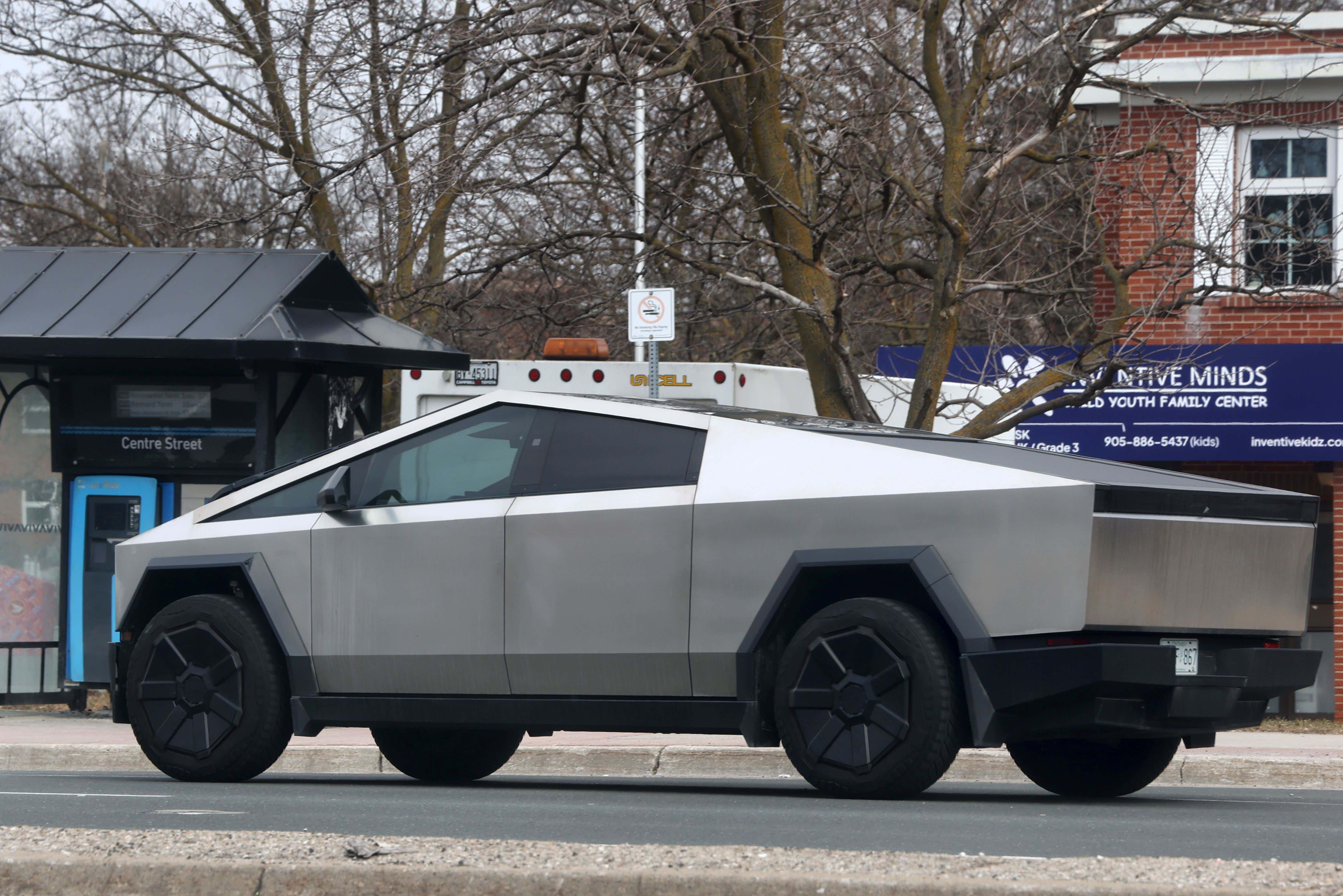 Just a Heads Up, If You Own a Tesla Cybertruck Do NOT Drive It Into a Lake To Test It's "Wade Mode" Capabilities