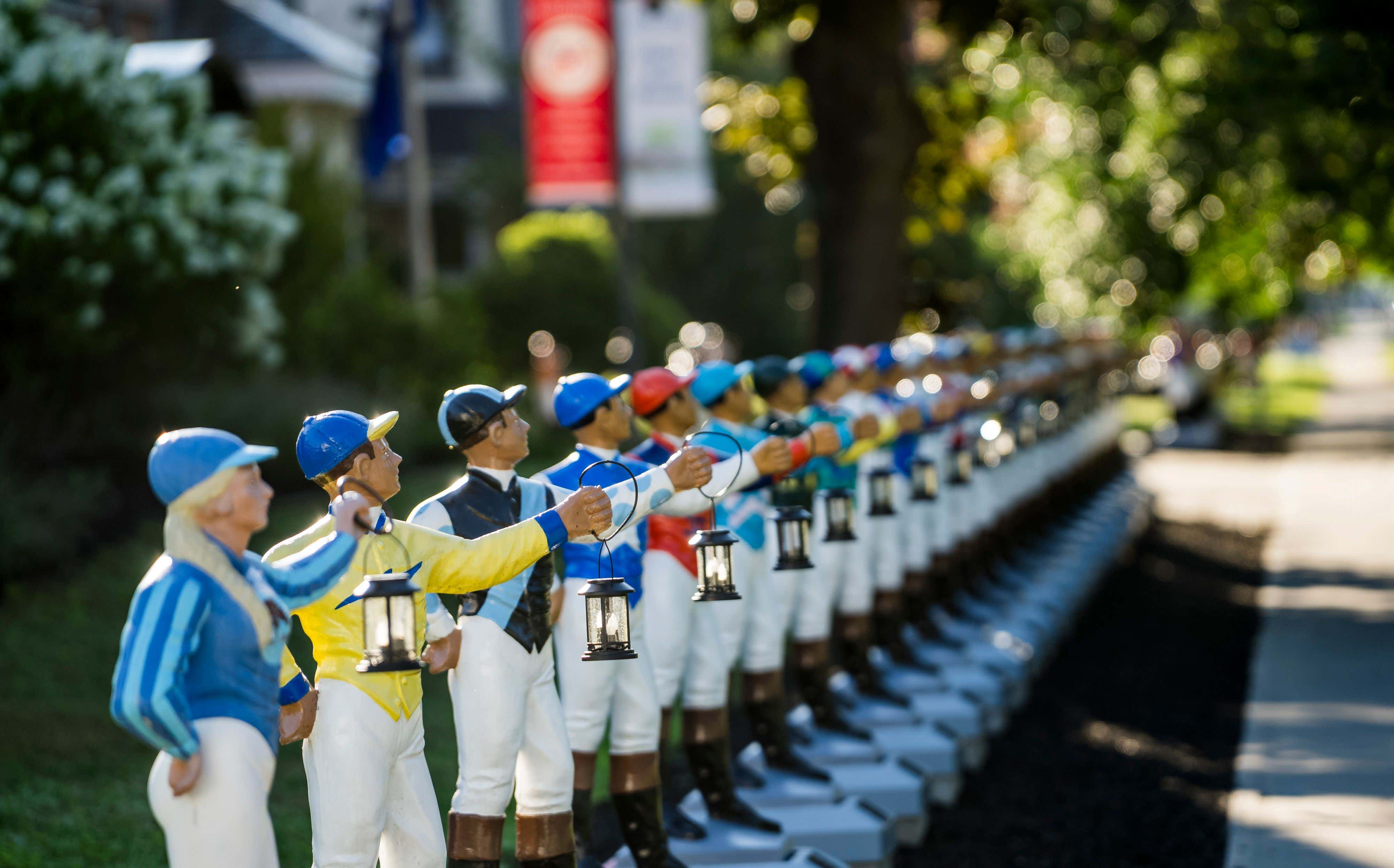 With 27 Horses Now In the Go Go Greys Stable We Get A Much Needed Stable Tour With Dave  - Plus Full Card Picks For Saratoga - At The Post With Mut