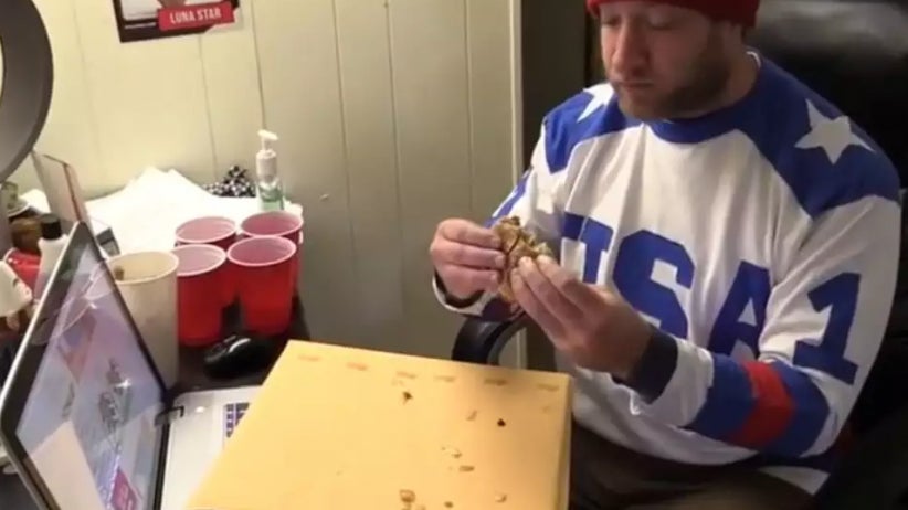 Hamburger Eating Etiquette