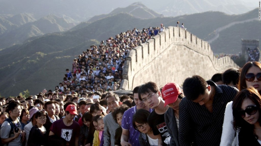 150630153852-great-wall-of-china-crowded-super-169