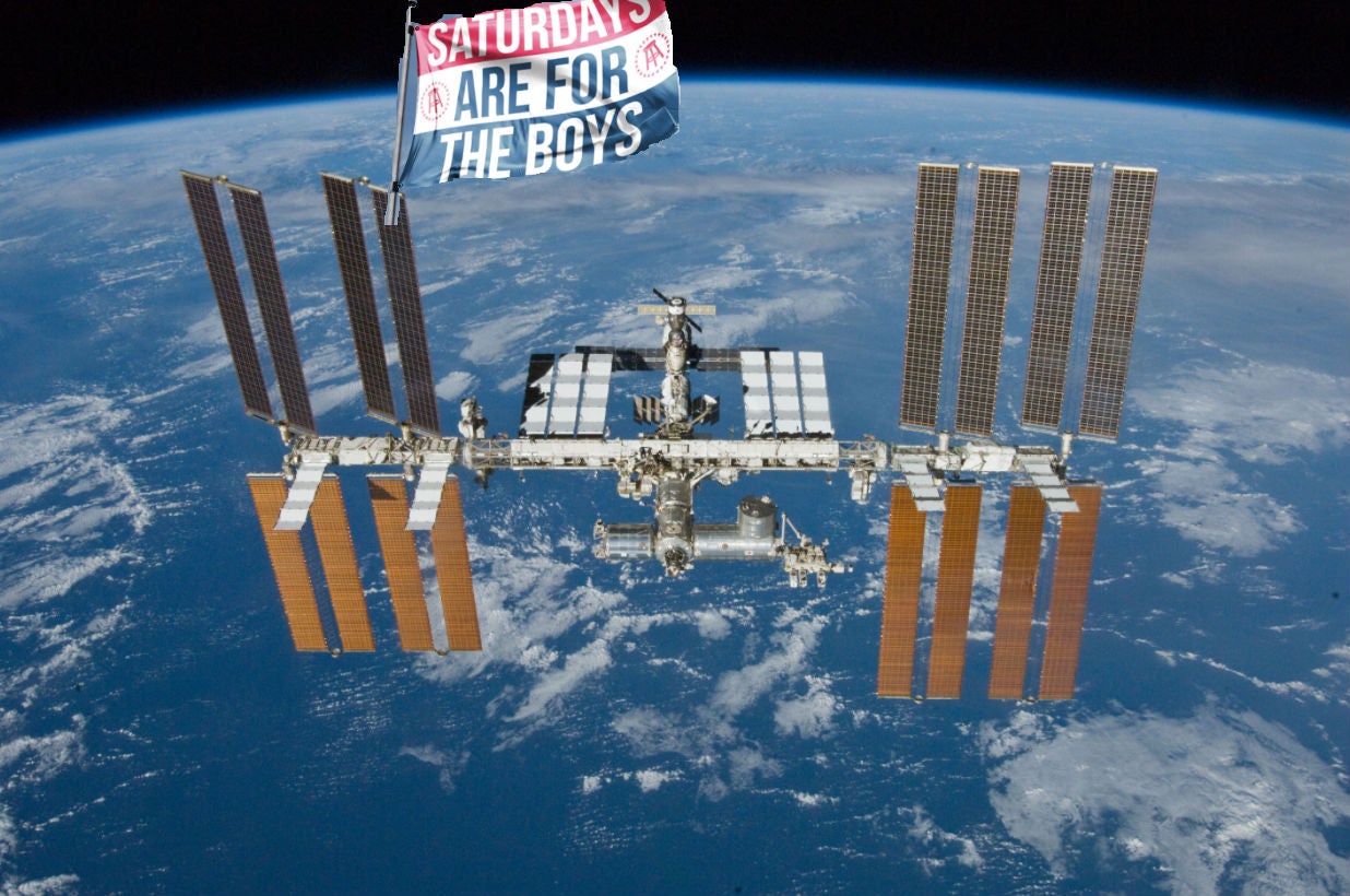 barstool-space-station-saftb