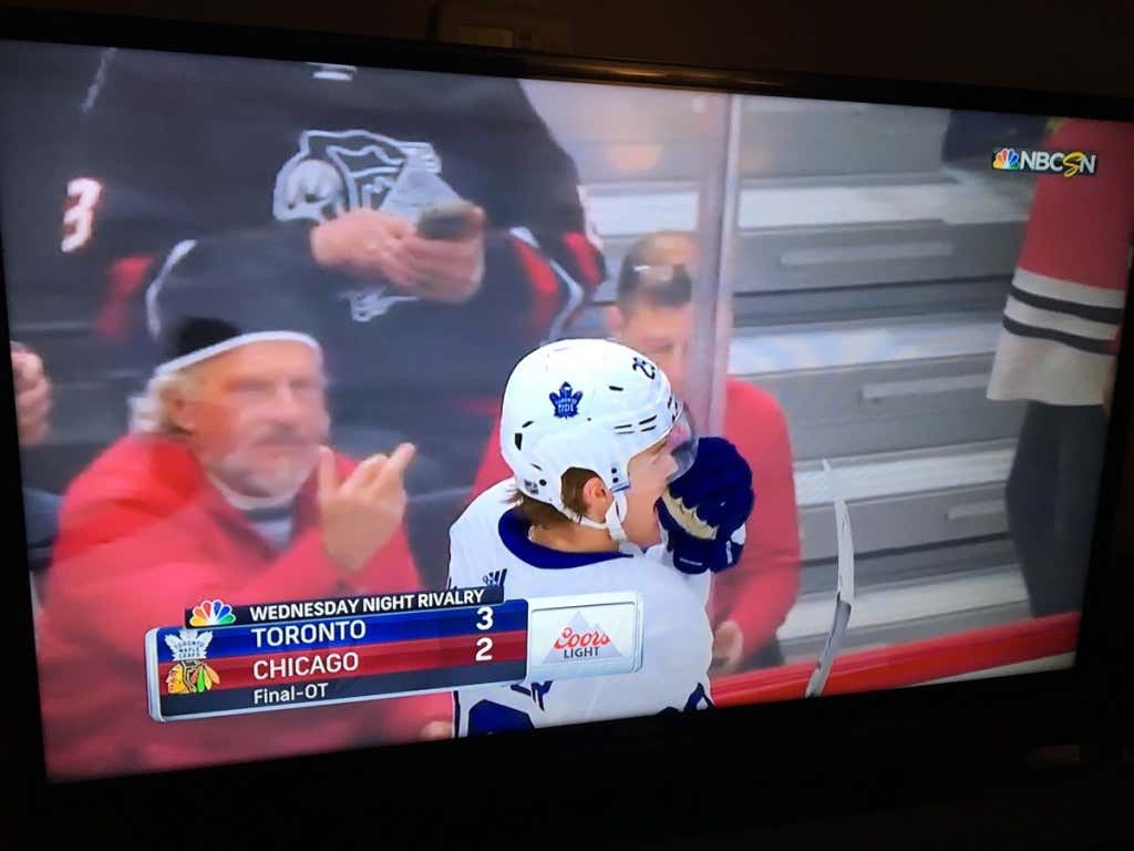 nylander-chicago-finger