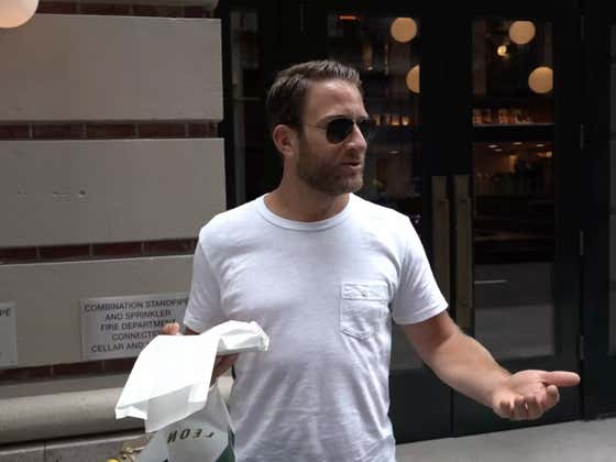 Barstool Pizza Review - Leonelli