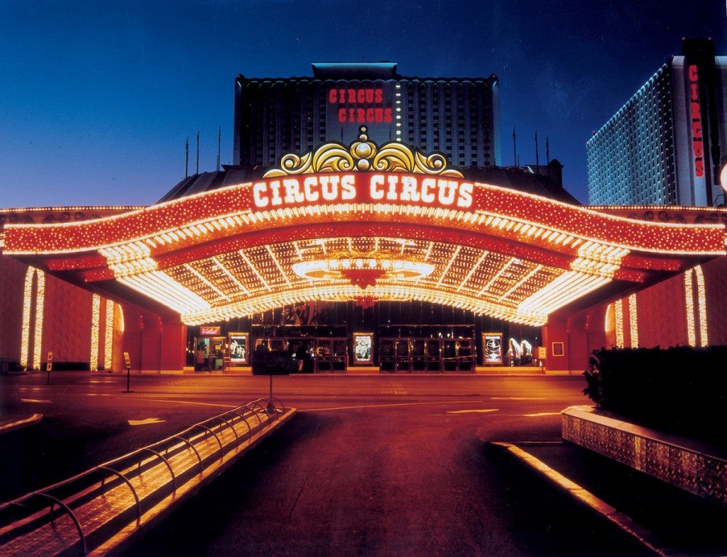 circuscircuslasvegas_portecochere