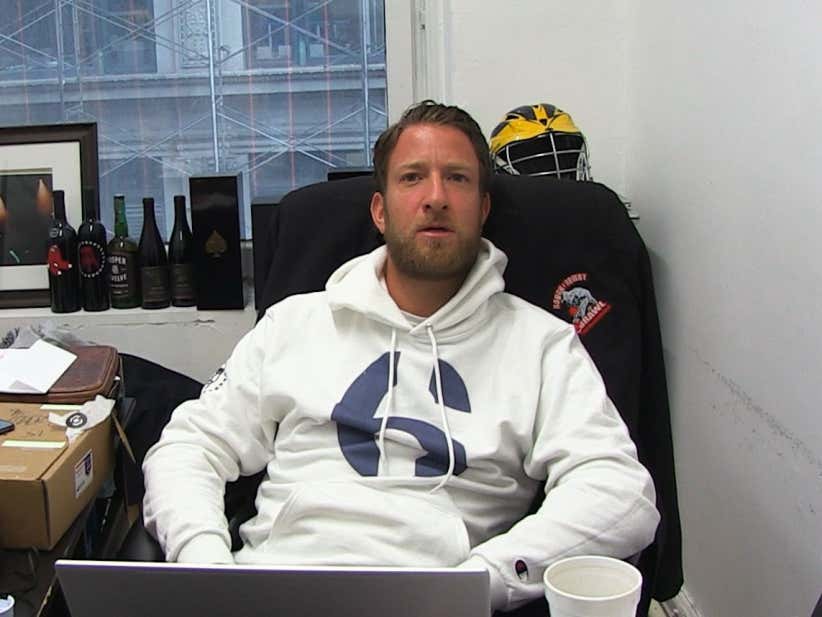 Stool Scenes Episode 106 - Bloggers Attend Work On Video